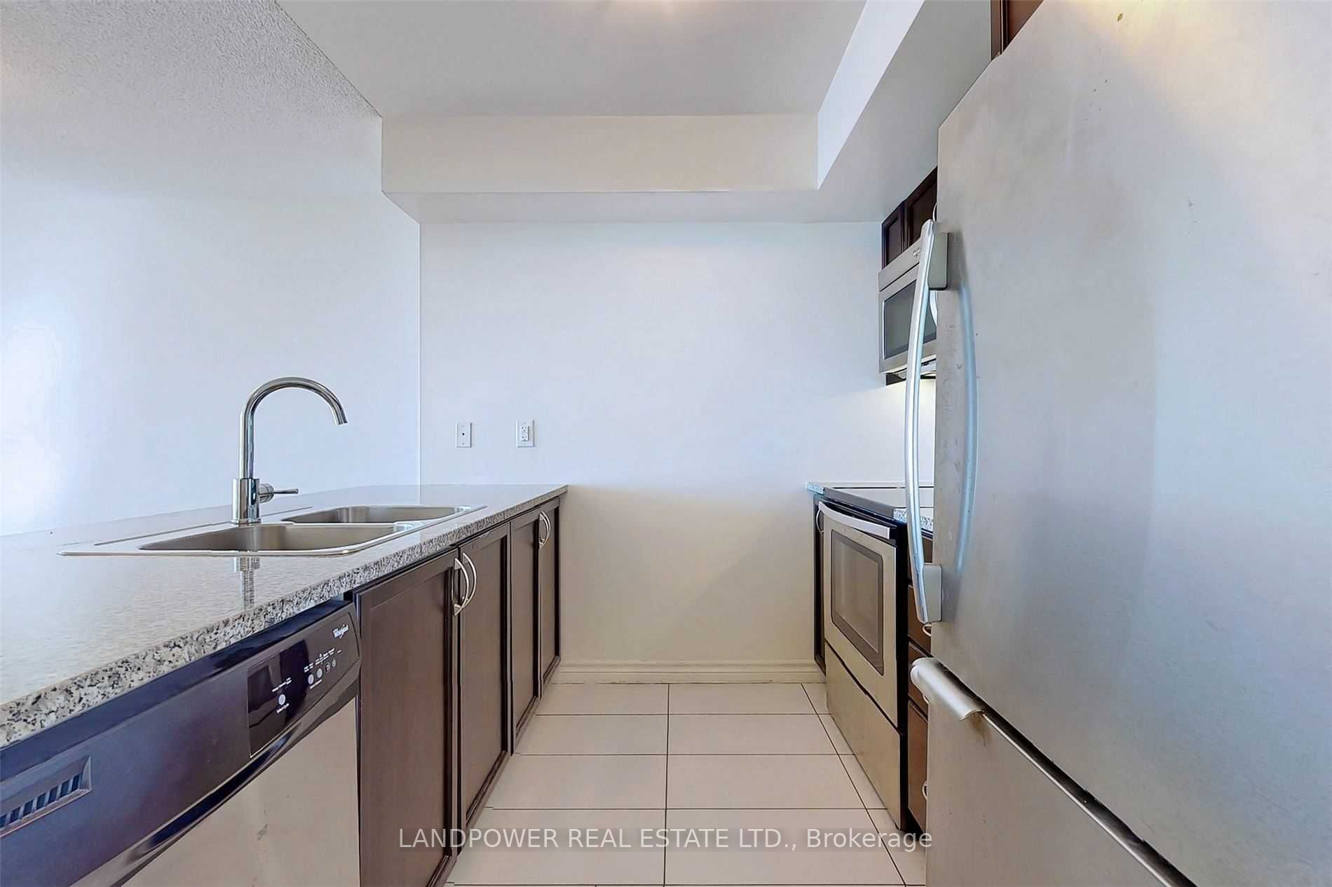 19 Grand Trunk Crescent 3315 Property Photo 9