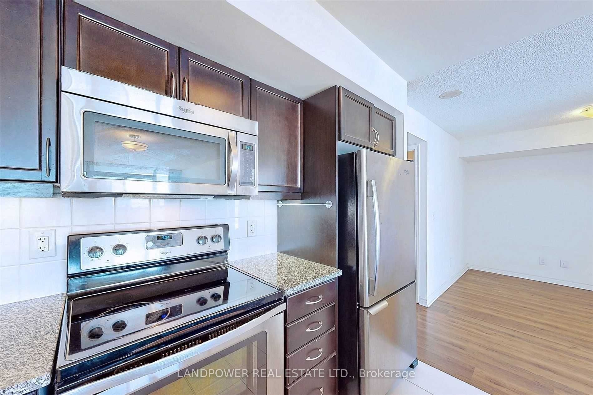 19 Grand Trunk Crescent 3315 Property Photo 11