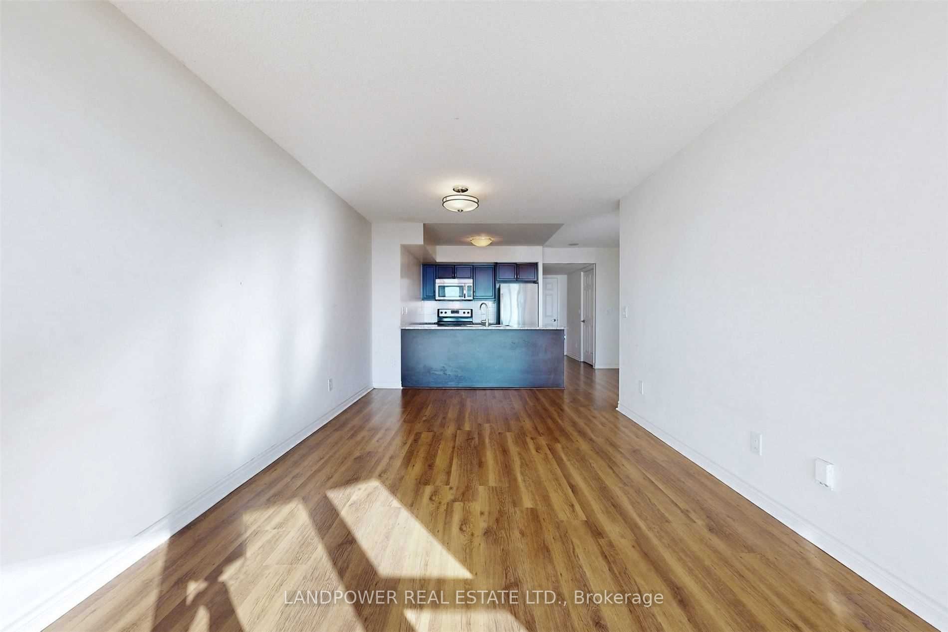 19 Grand Trunk Crescent 3315 Property Photo 14