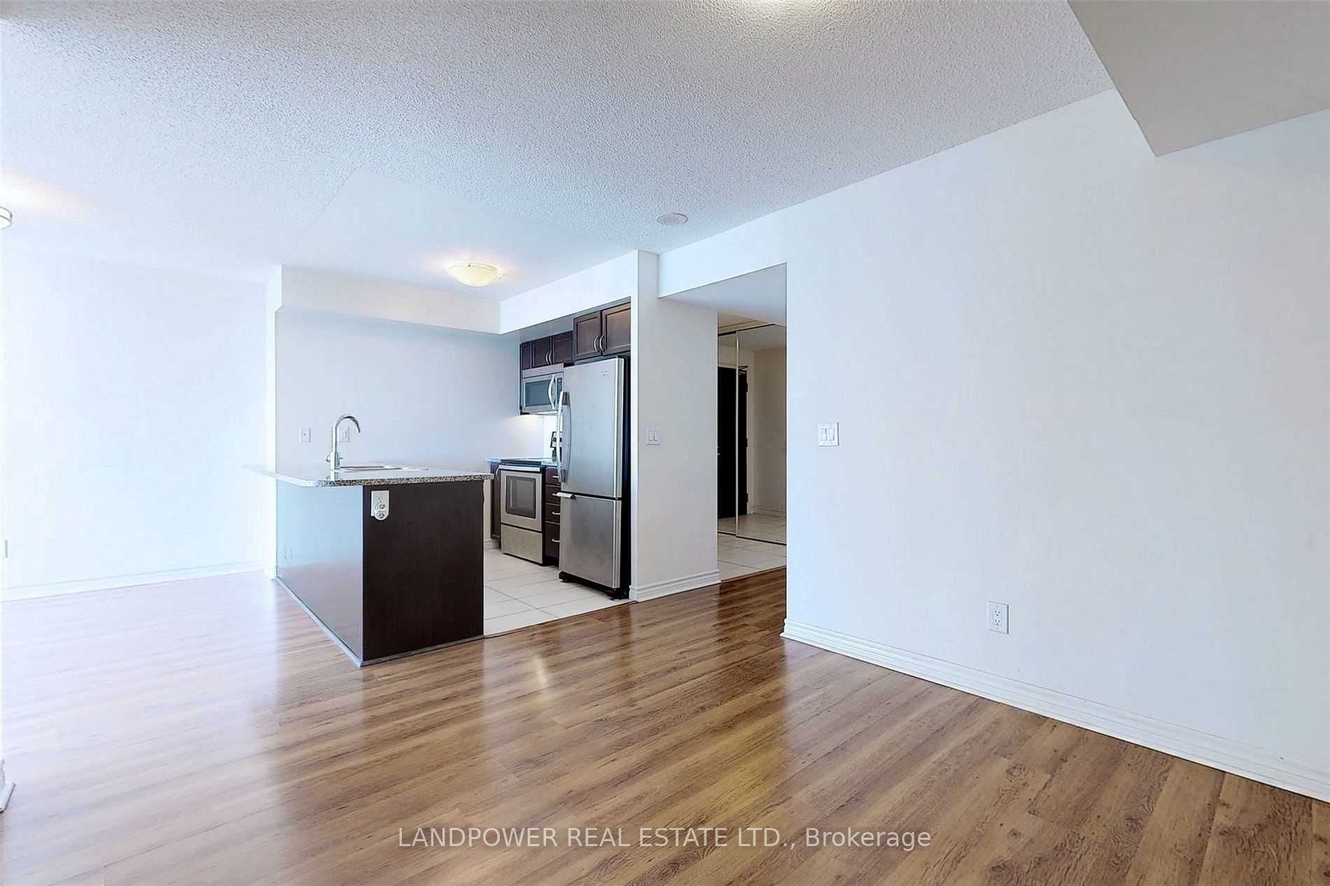 19 Grand Trunk Crescent 3315 Property Photo 16