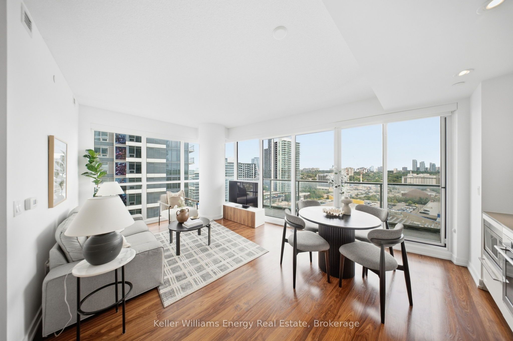 117 Mcmahon Drive 1109 Property Photo 1