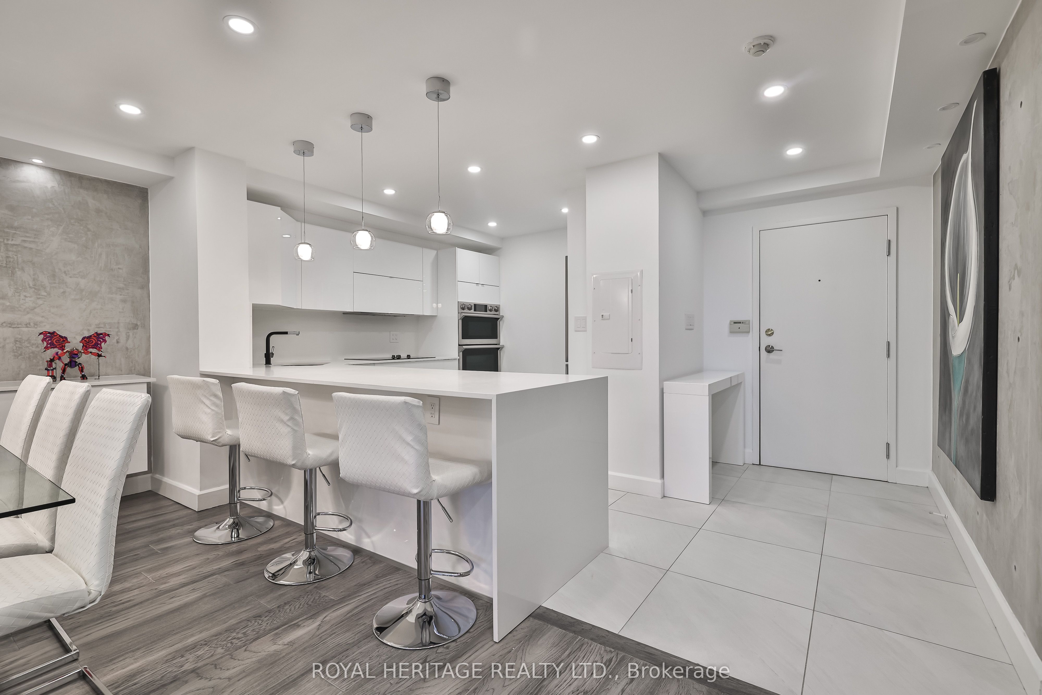 10 Torresdale Avenue 801 Property Photo 1