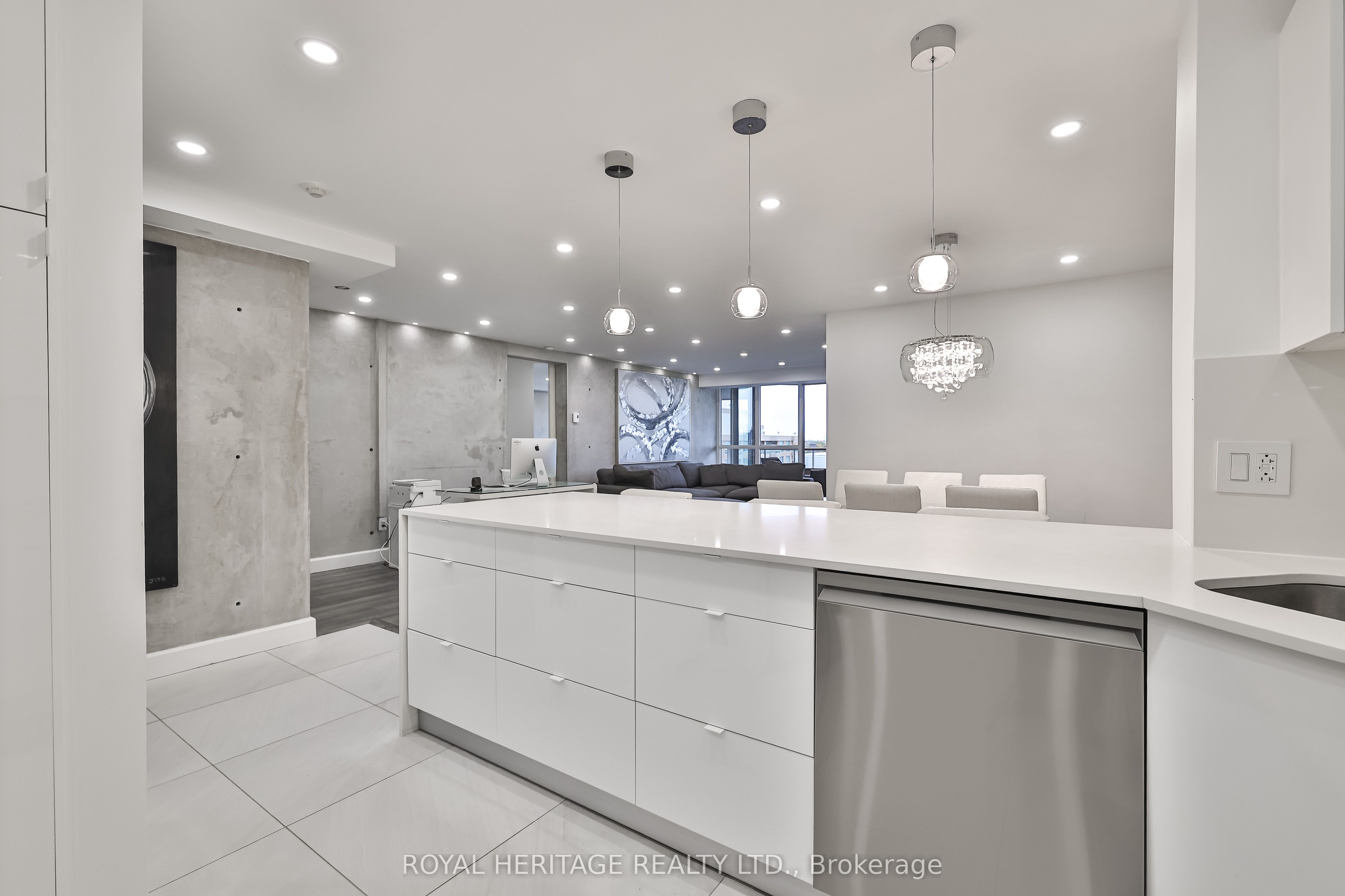 10 Torresdale Avenue 801 Property Photo 5