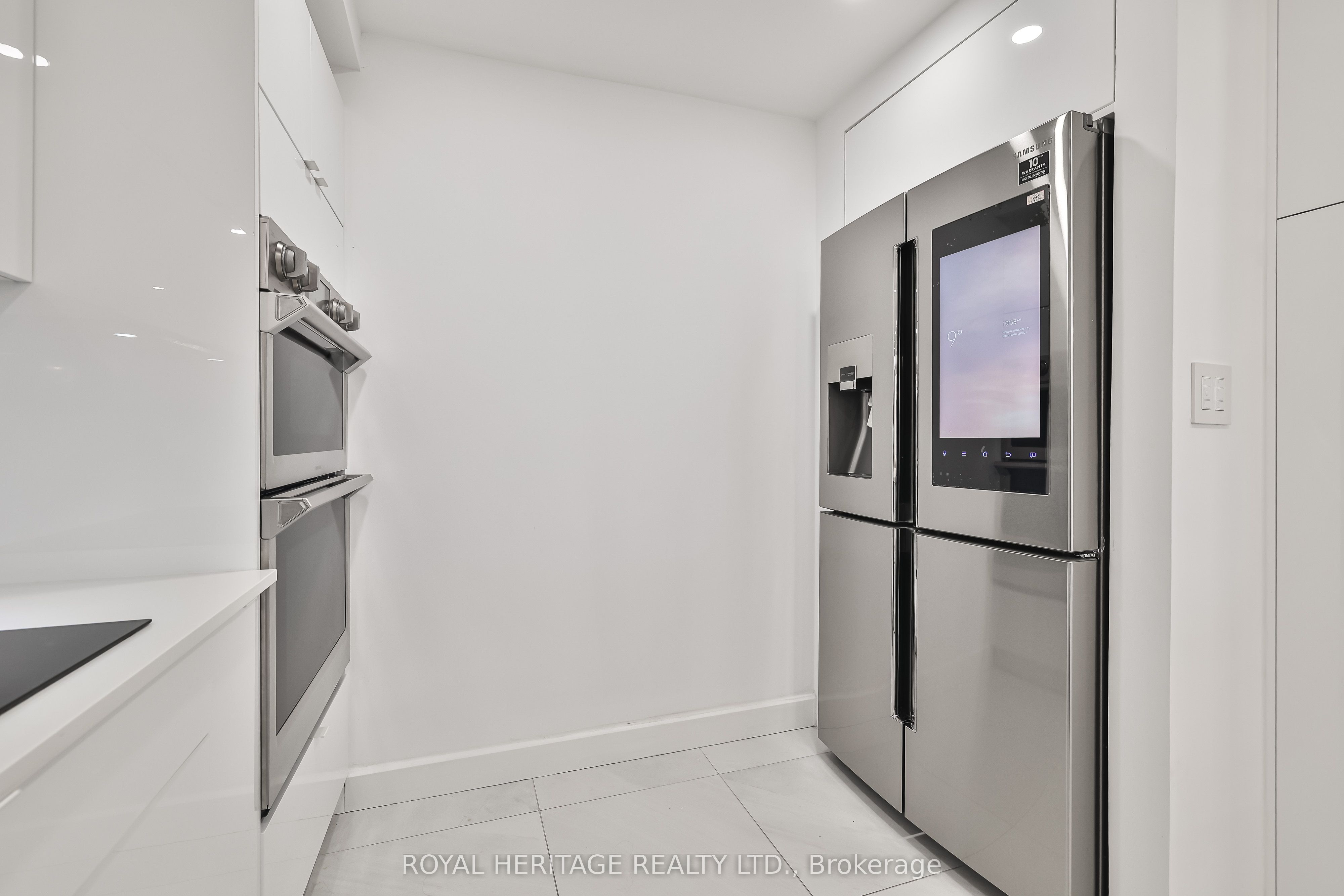 10 Torresdale Avenue 801 Property Photo 8