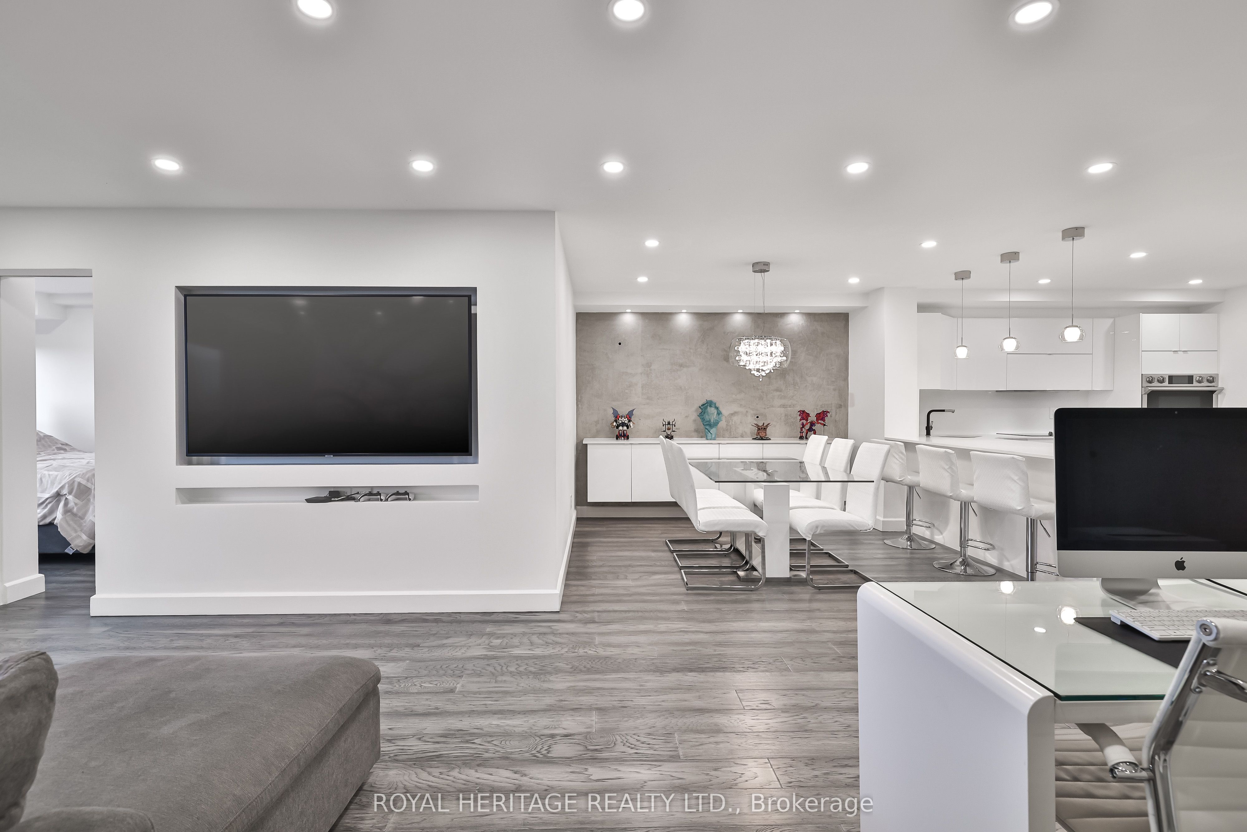10 Torresdale Avenue 801 Property Photo 15