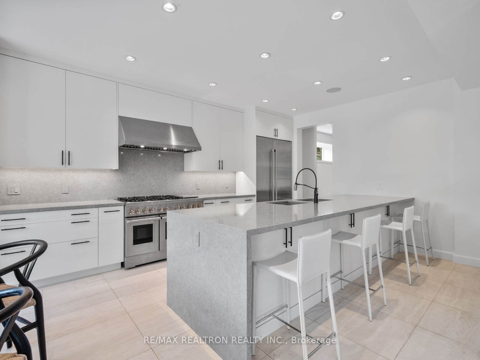 240 Maxwell Street Property Photo 8