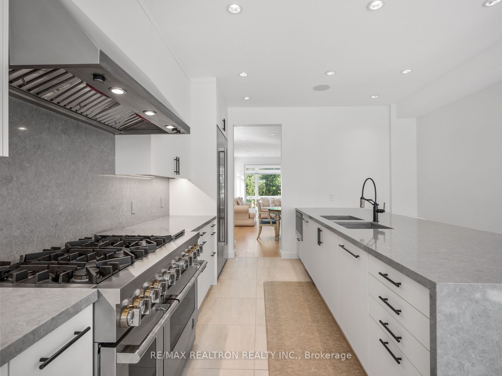 240 Maxwell Street Property Photo 11