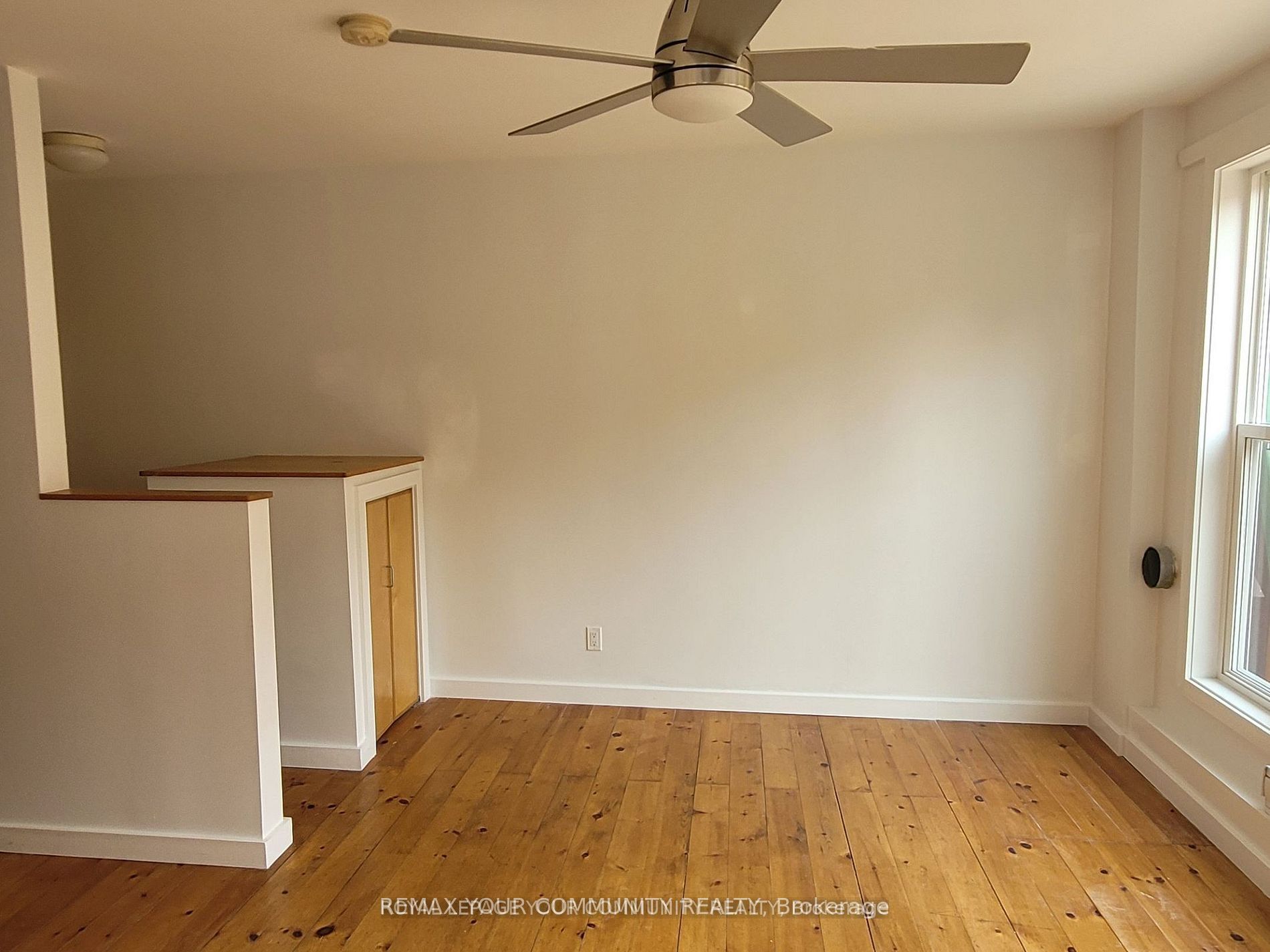 864 Millwood Road Studio Unit Property Photo 3