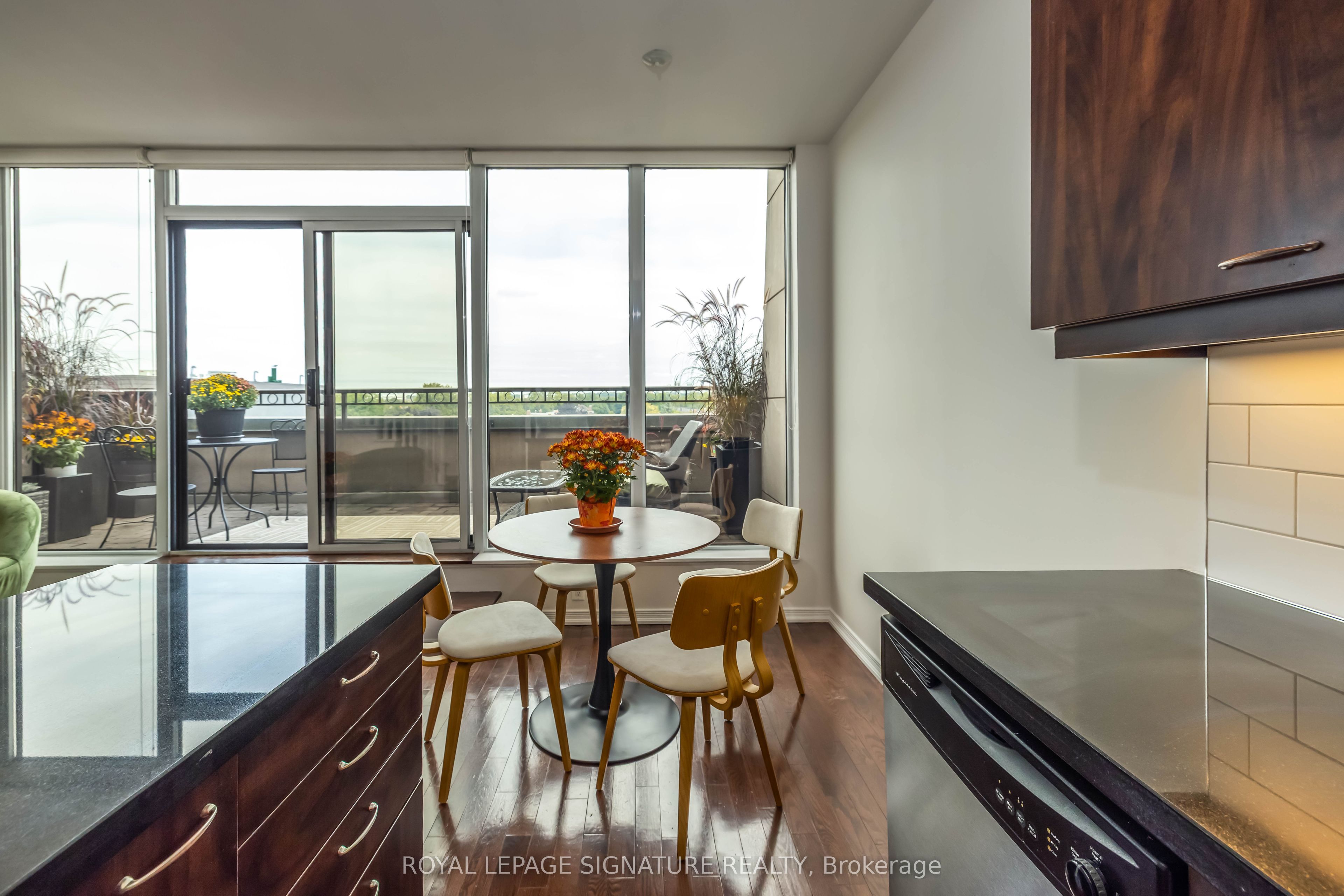308 Palmerston Avenue Ph07 Property Photo 7