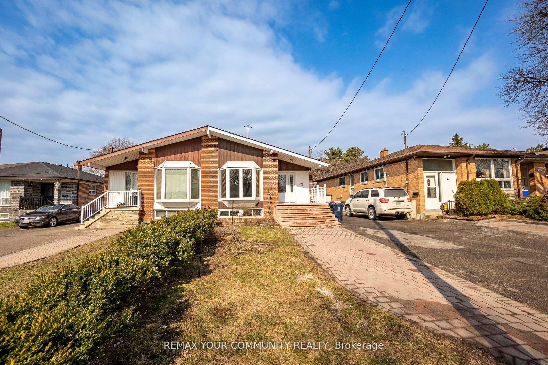 32 Marbury Crescent Main Property Photo 1