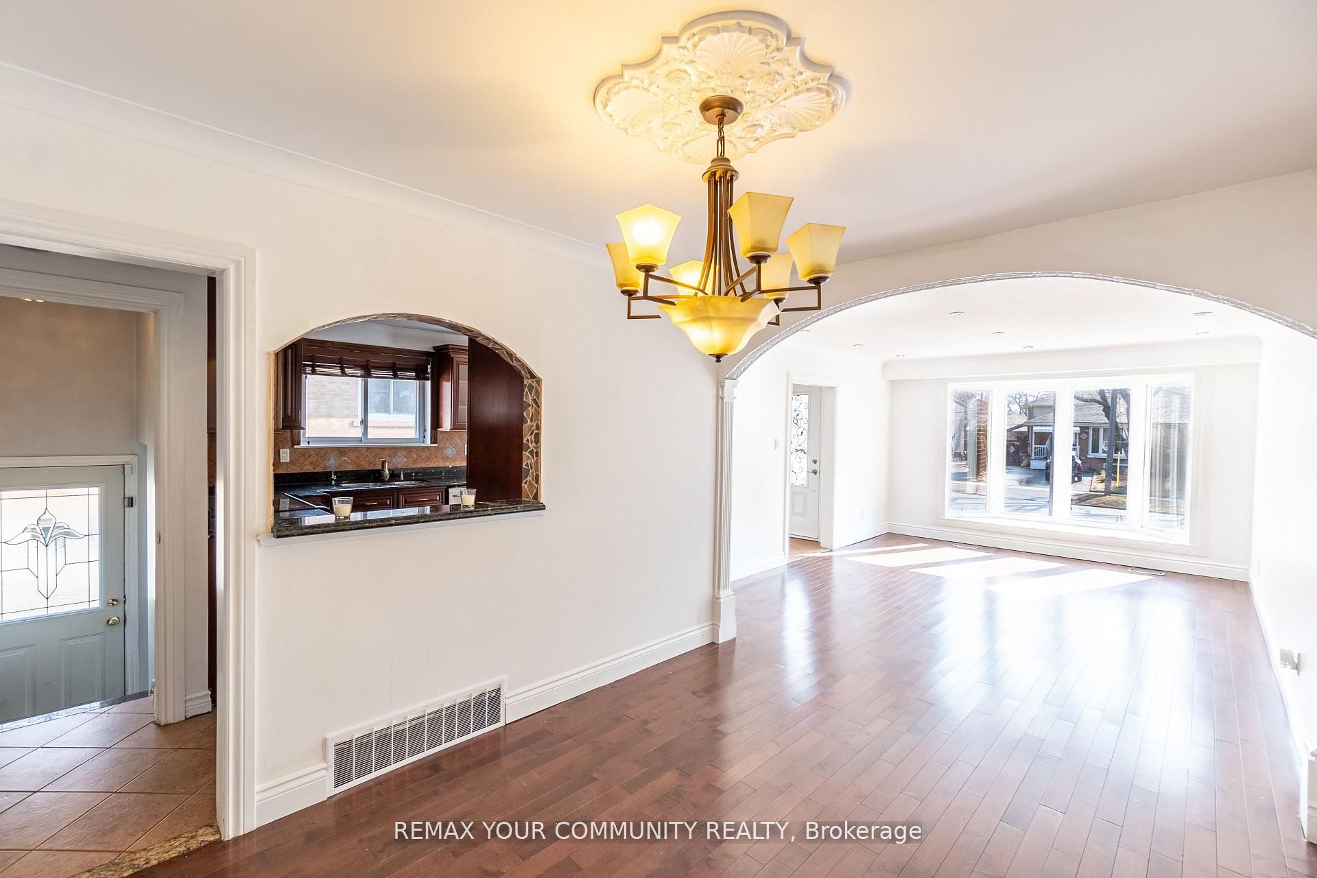 32 Marbury Crescent Main Property Photo 6