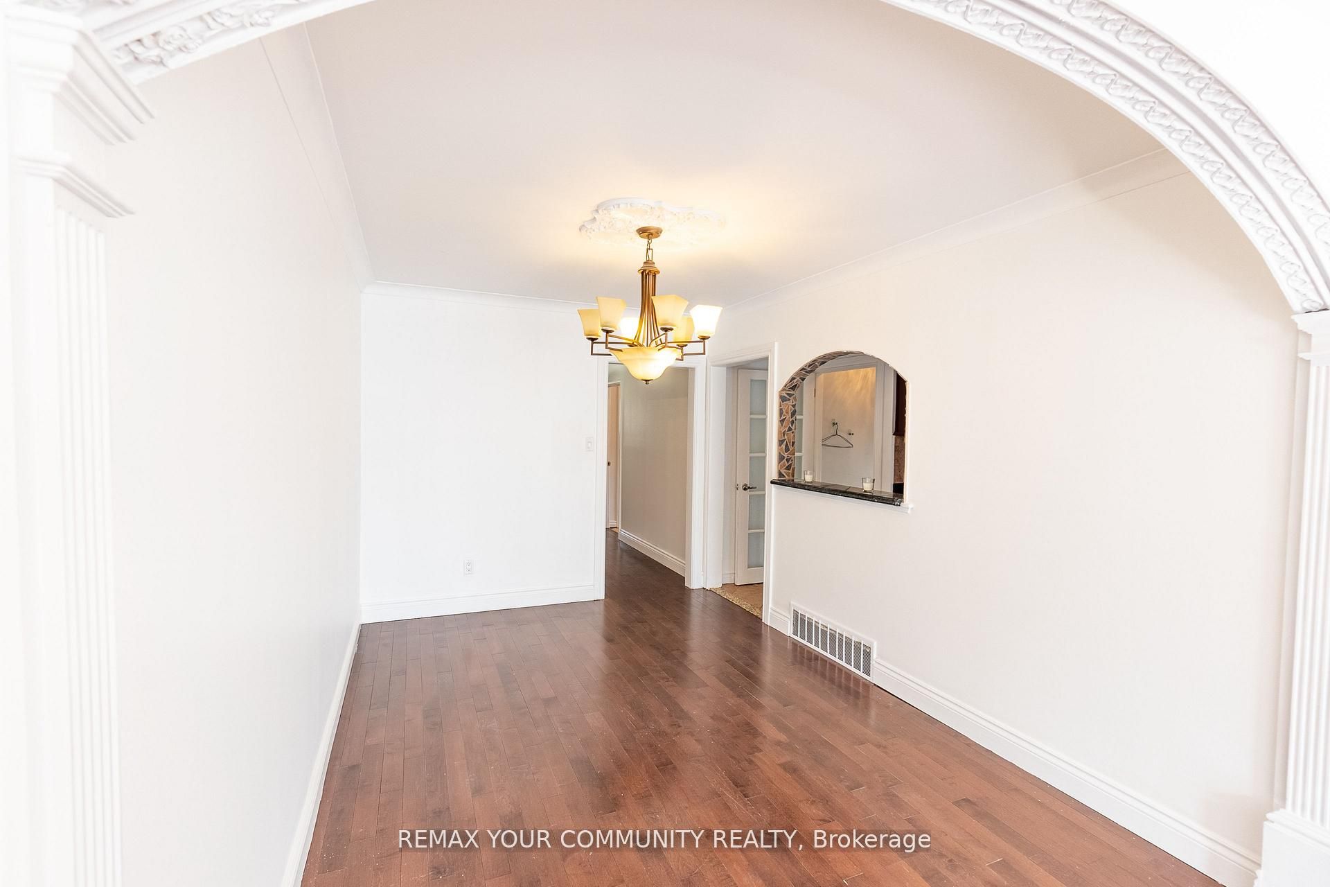 32 Marbury Crescent Main Property Photo 8