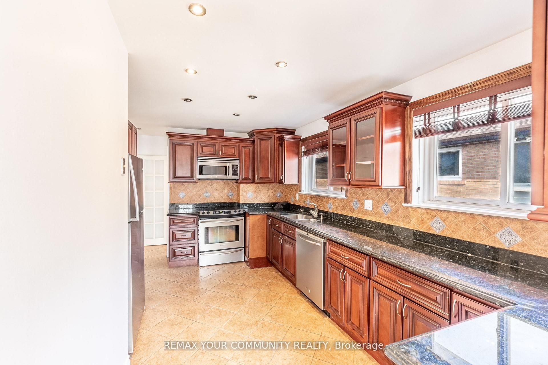 32 Marbury Crescent Main Property Photo 11