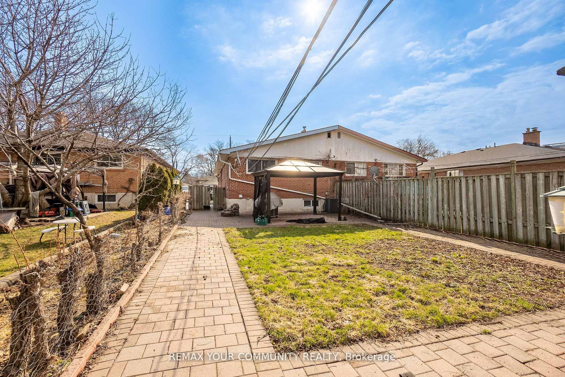 32 Marbury Crescent Main Property Photo 18
