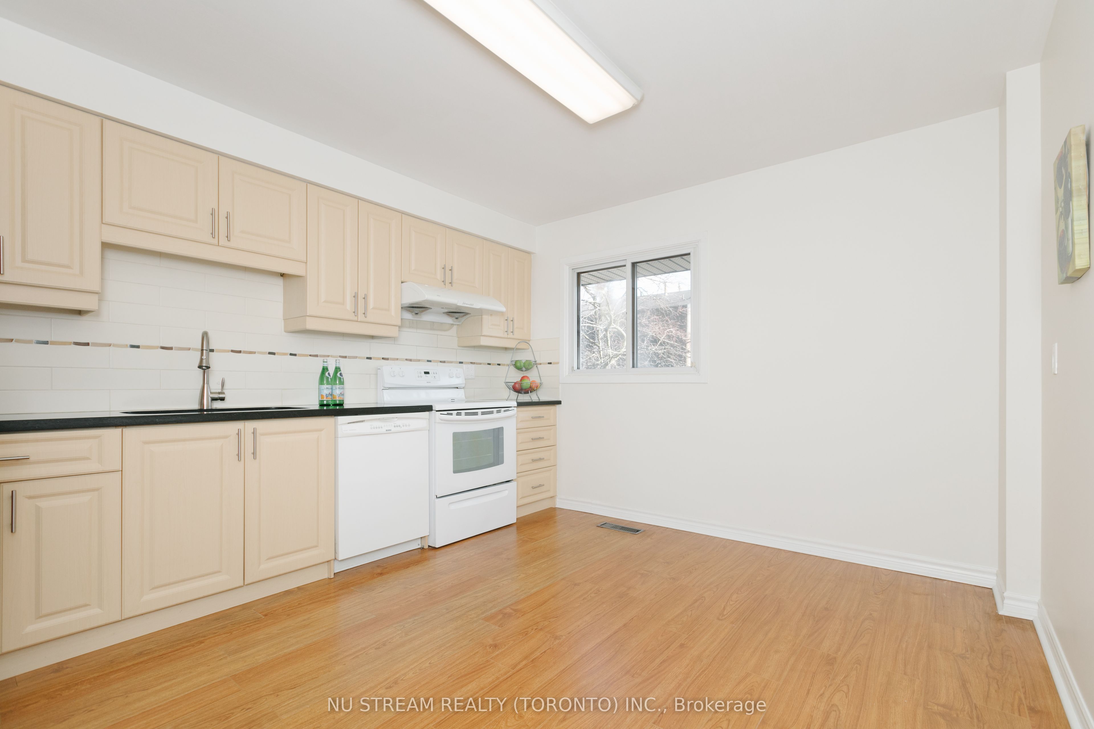 57 Gypsy Roseway Property Photo 3