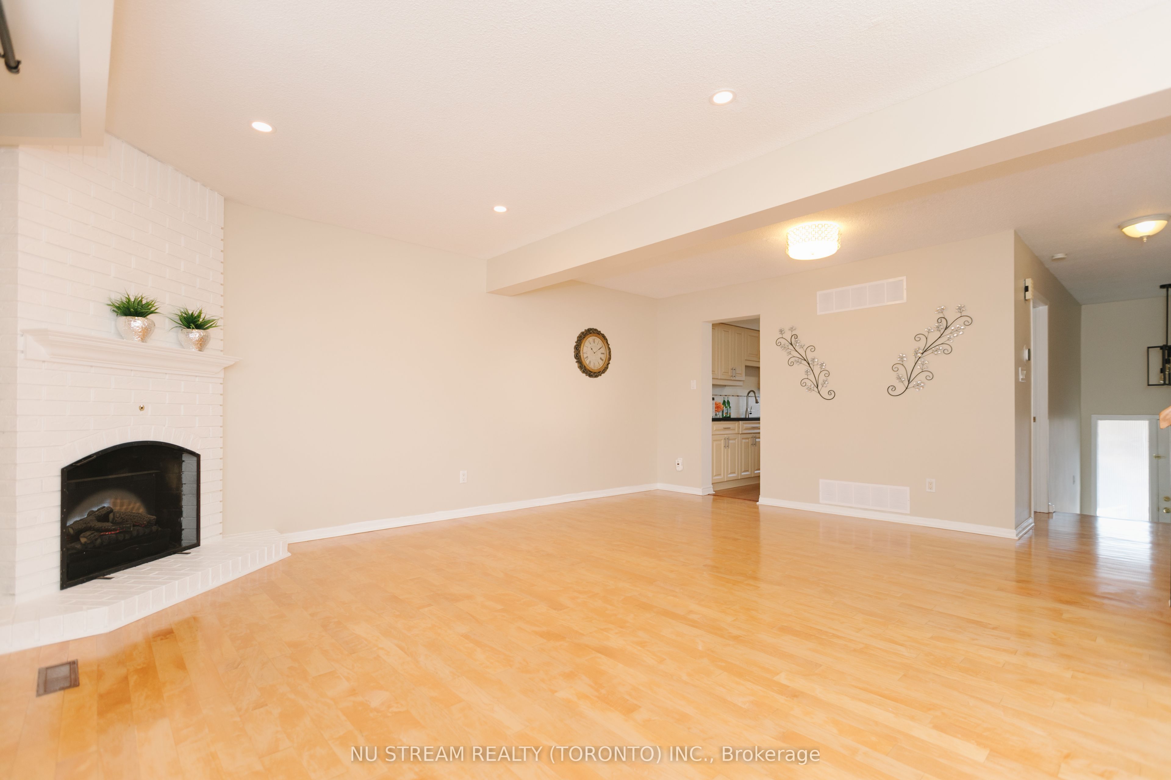 57 Gypsy Roseway Property Photo 5