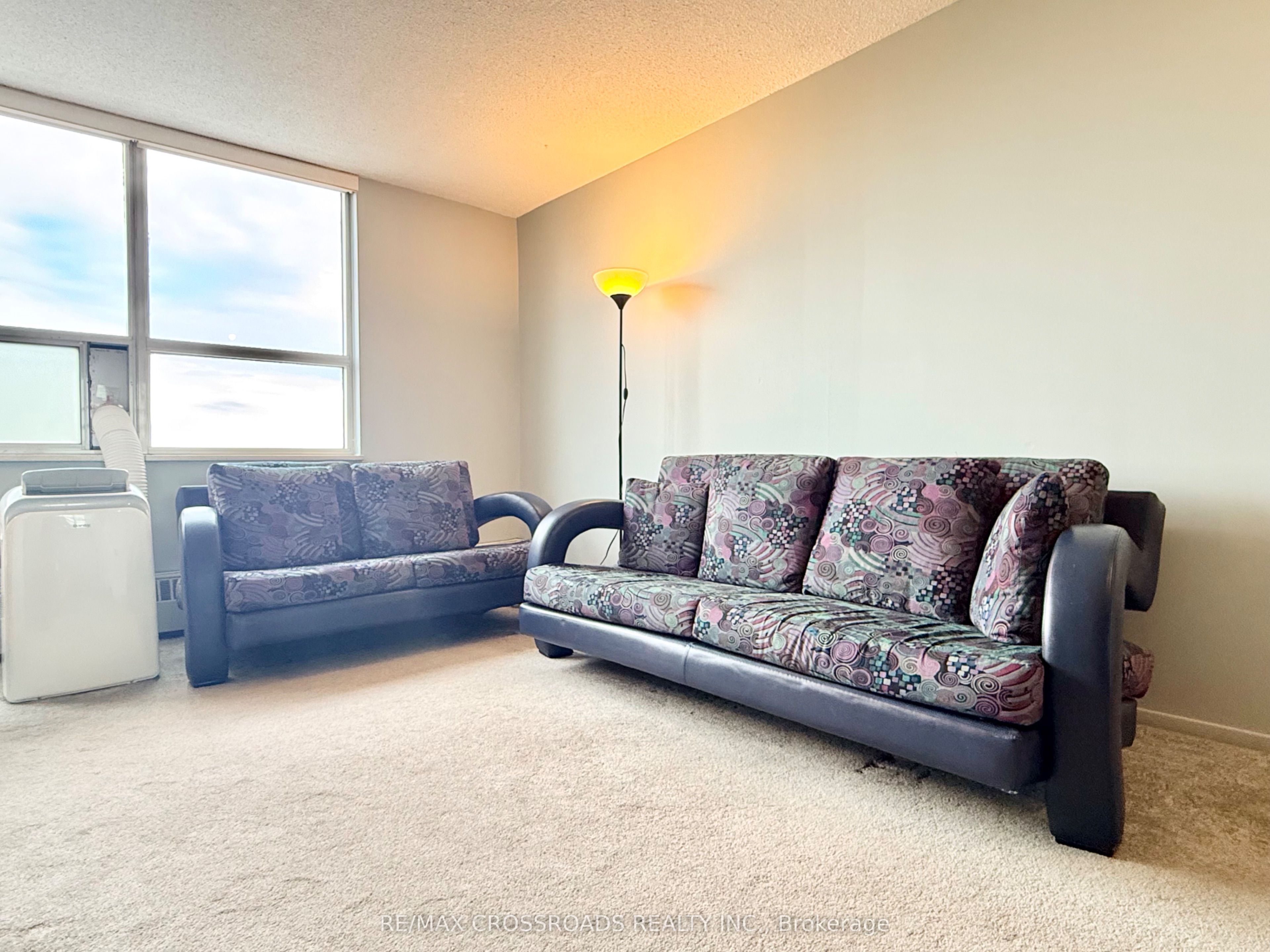 5 Parkway Forest Drive 1109 Property Photo 3