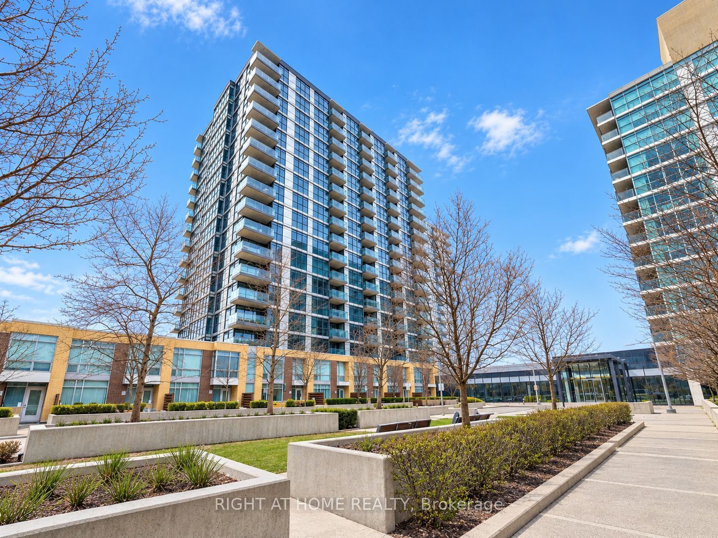 19 Singer Court 1701B
