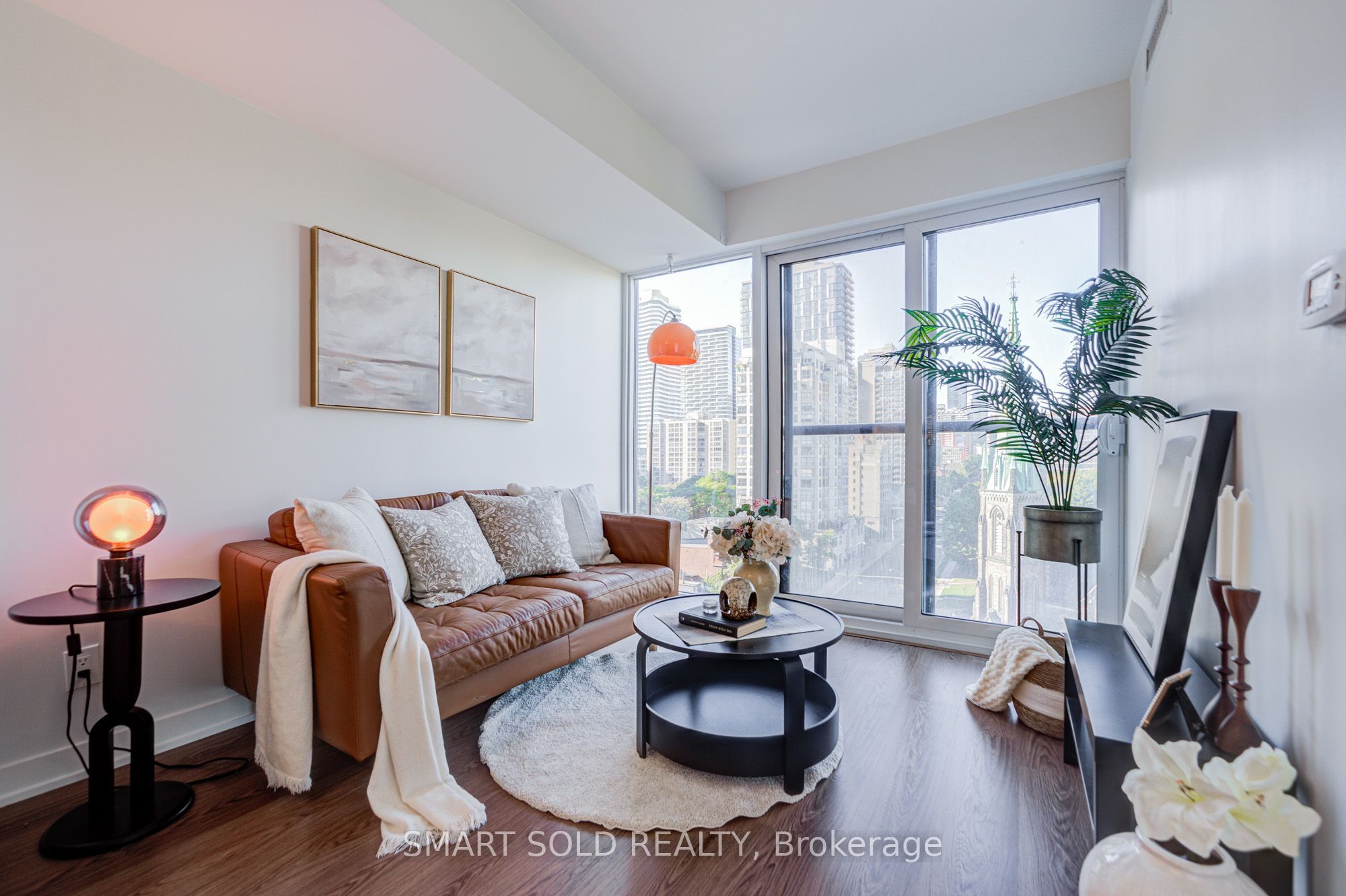 319 Jarvis Street 907 Property Photo 1
