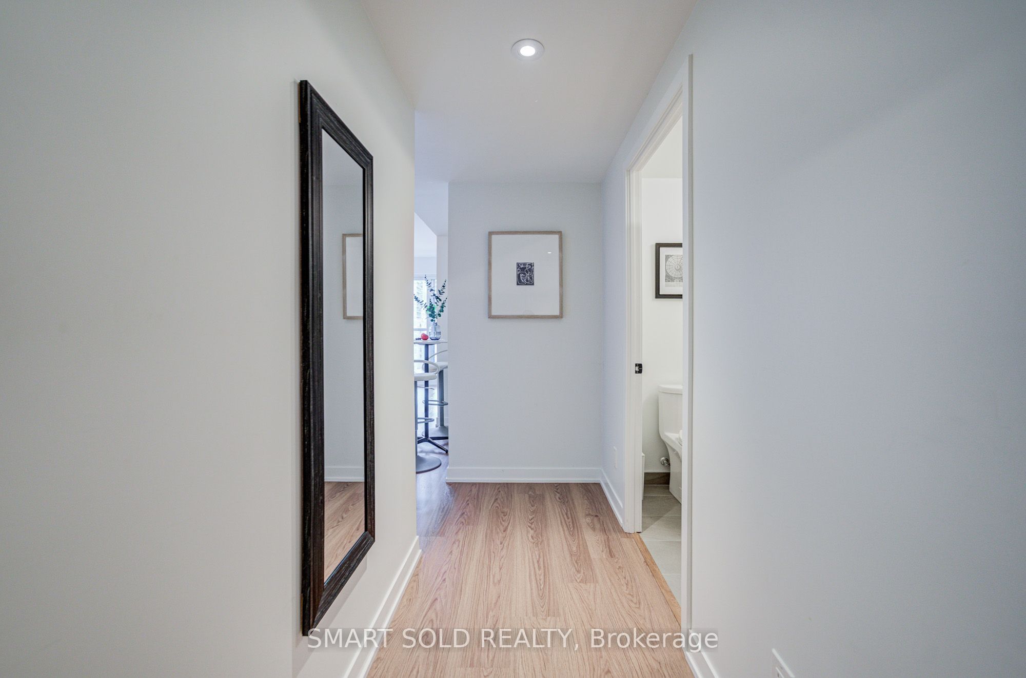 319 Jarvis Street 907 Property Photo 7