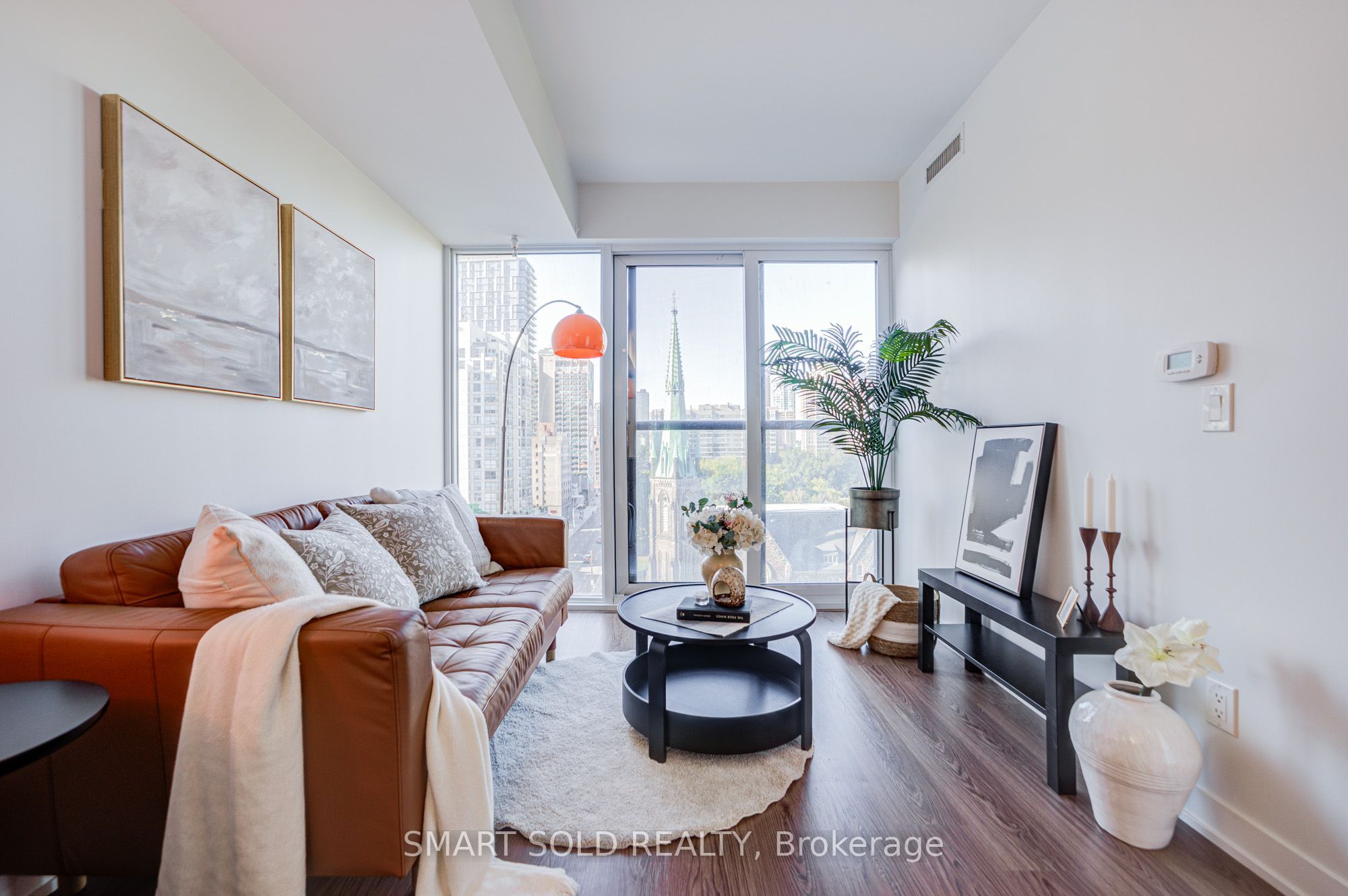 319 Jarvis Street 907 Property Photo 8