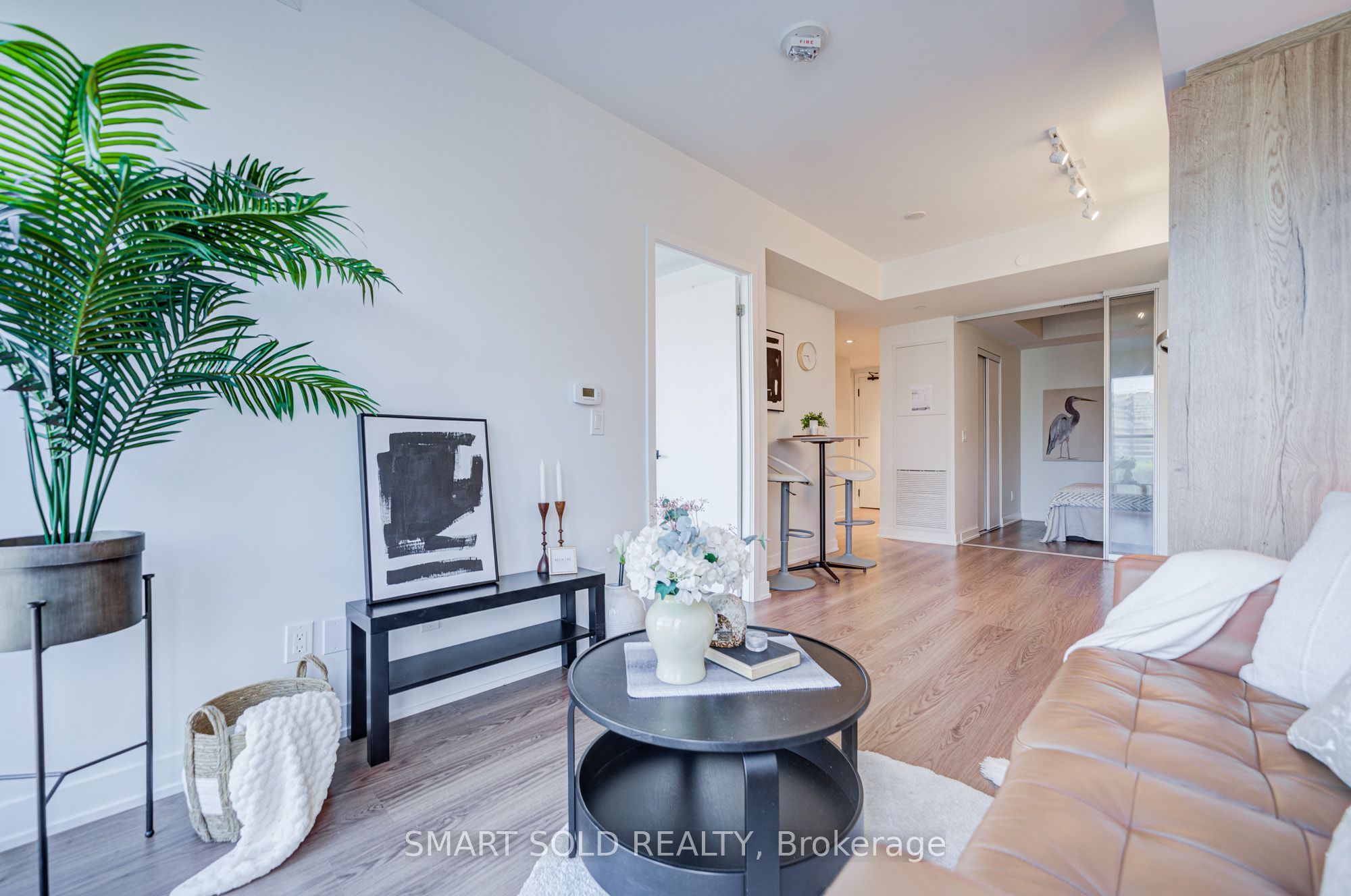 319 Jarvis Street 907 Property Photo 10
