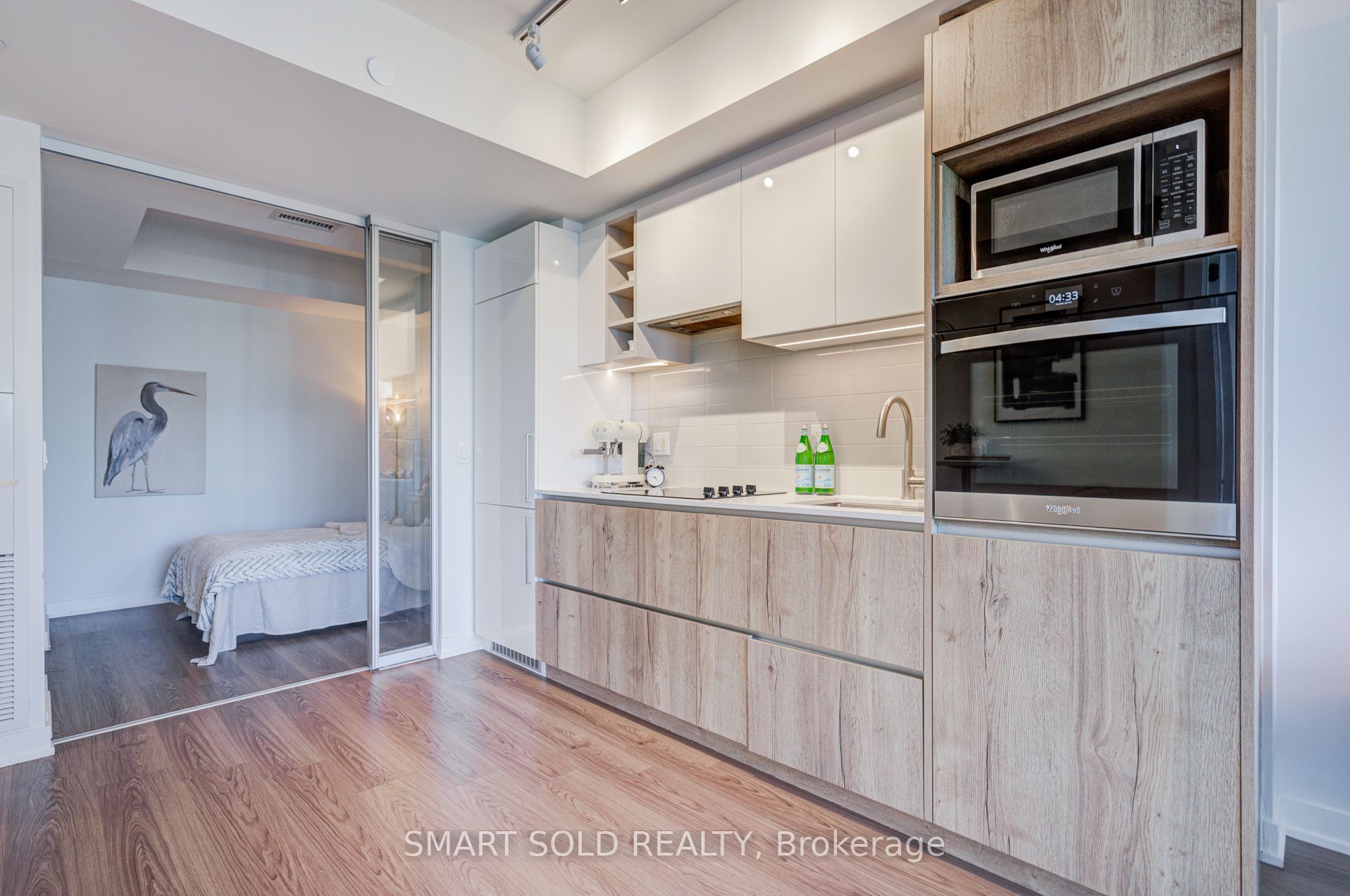 319 Jarvis Street 907 Property Photo 17