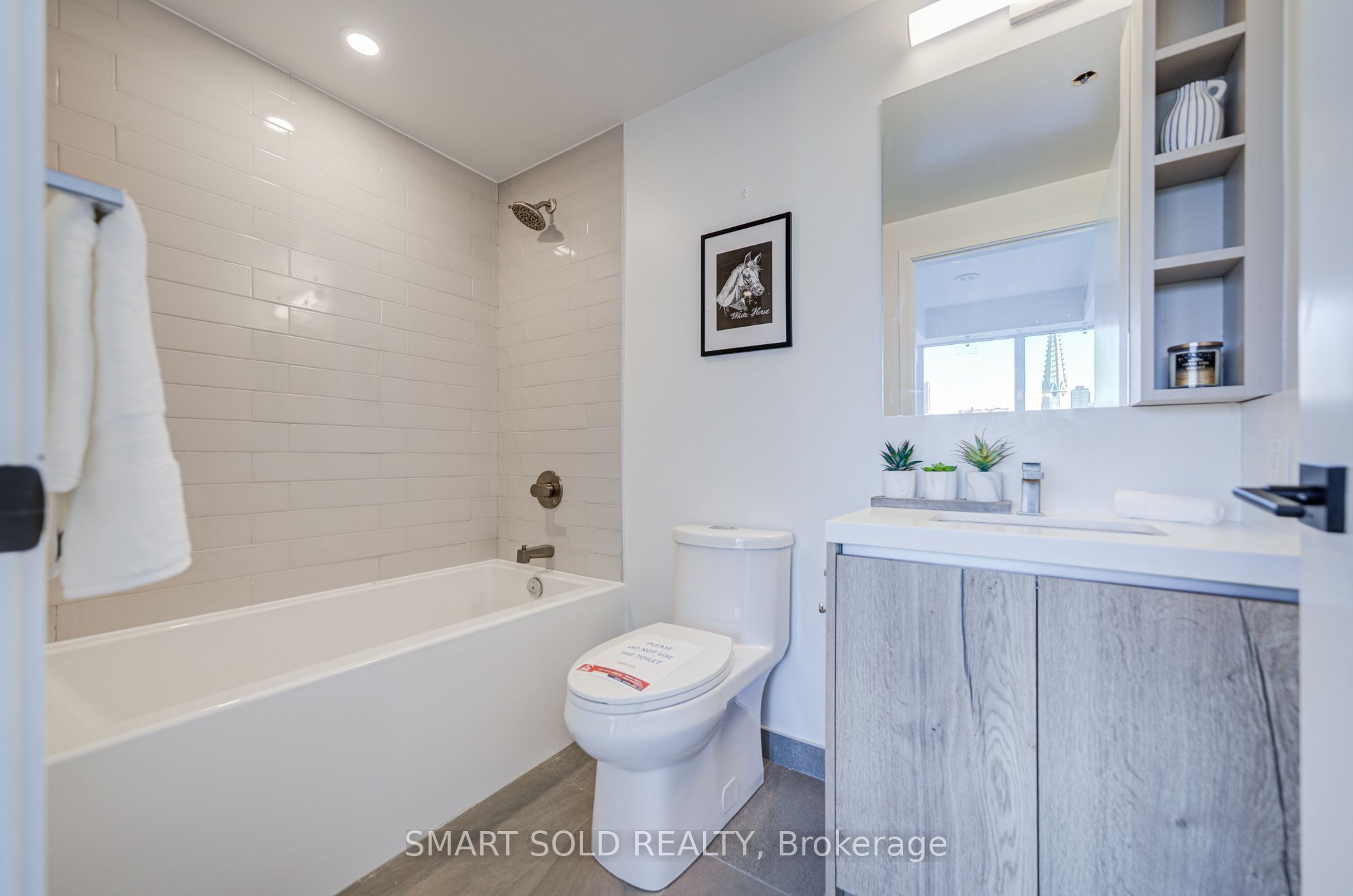 319 Jarvis Street 907 Property Photo 22