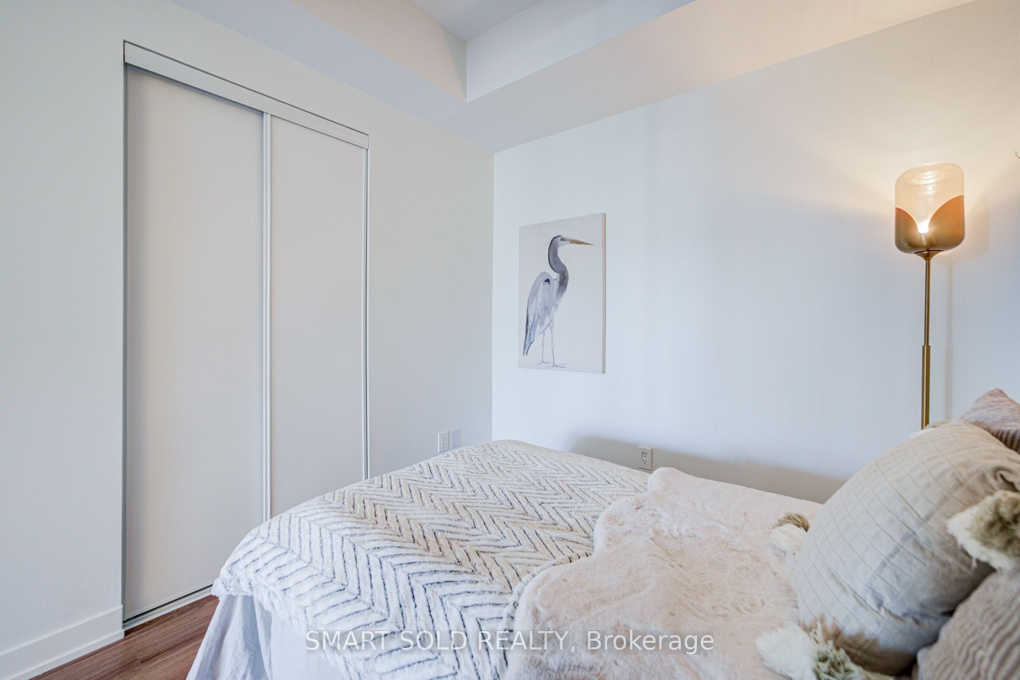 319 Jarvis Street 907 Property Photo 27