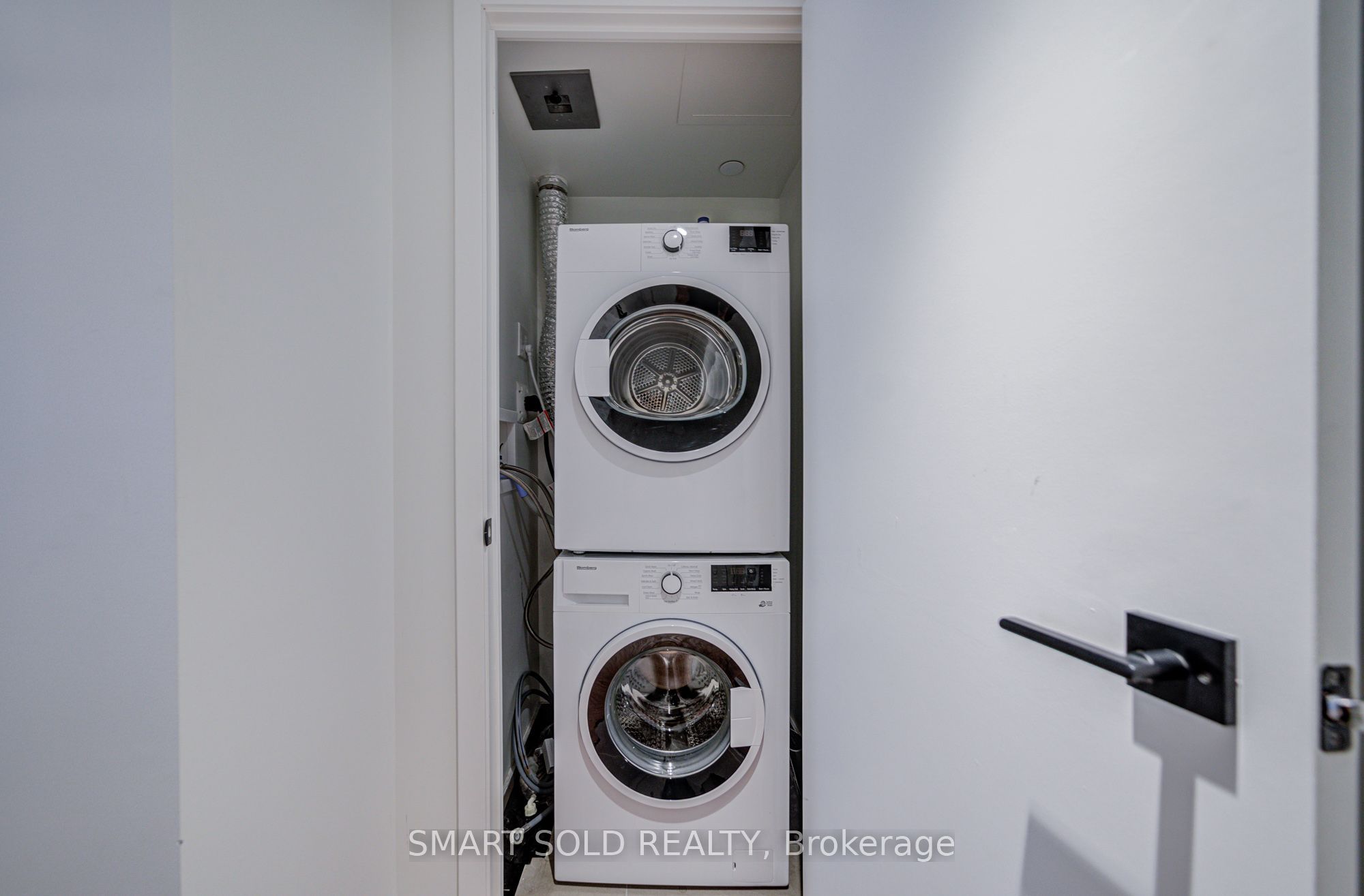 319 Jarvis Street 907 Property Photo 30