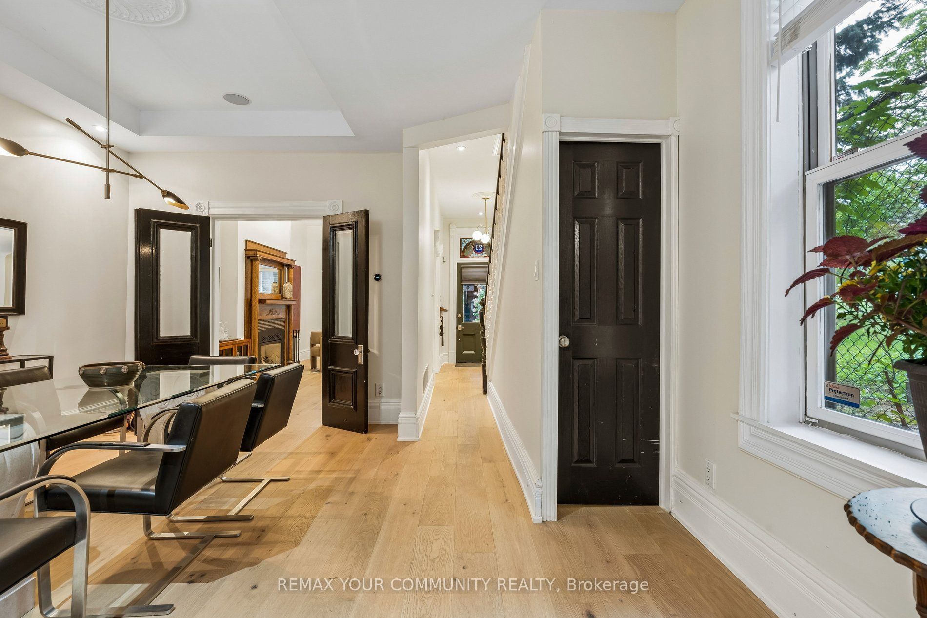 21 Laurier Avenue E Property Photo 12