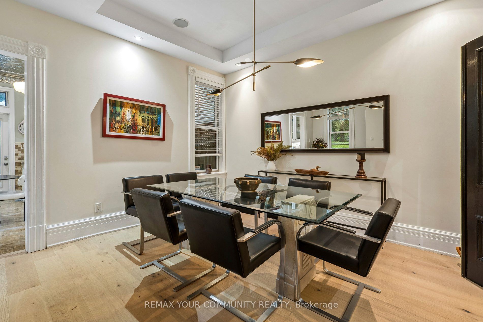 21 Laurier Avenue E Property Photo 23