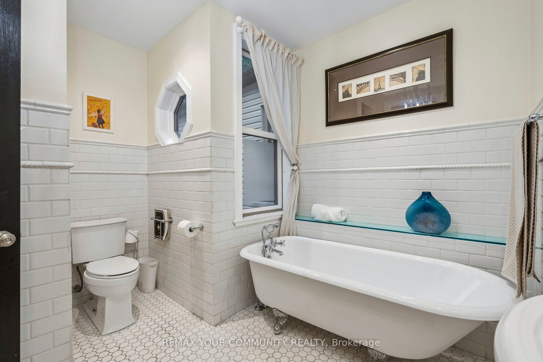 21 Laurier Avenue E Property Photo 26
