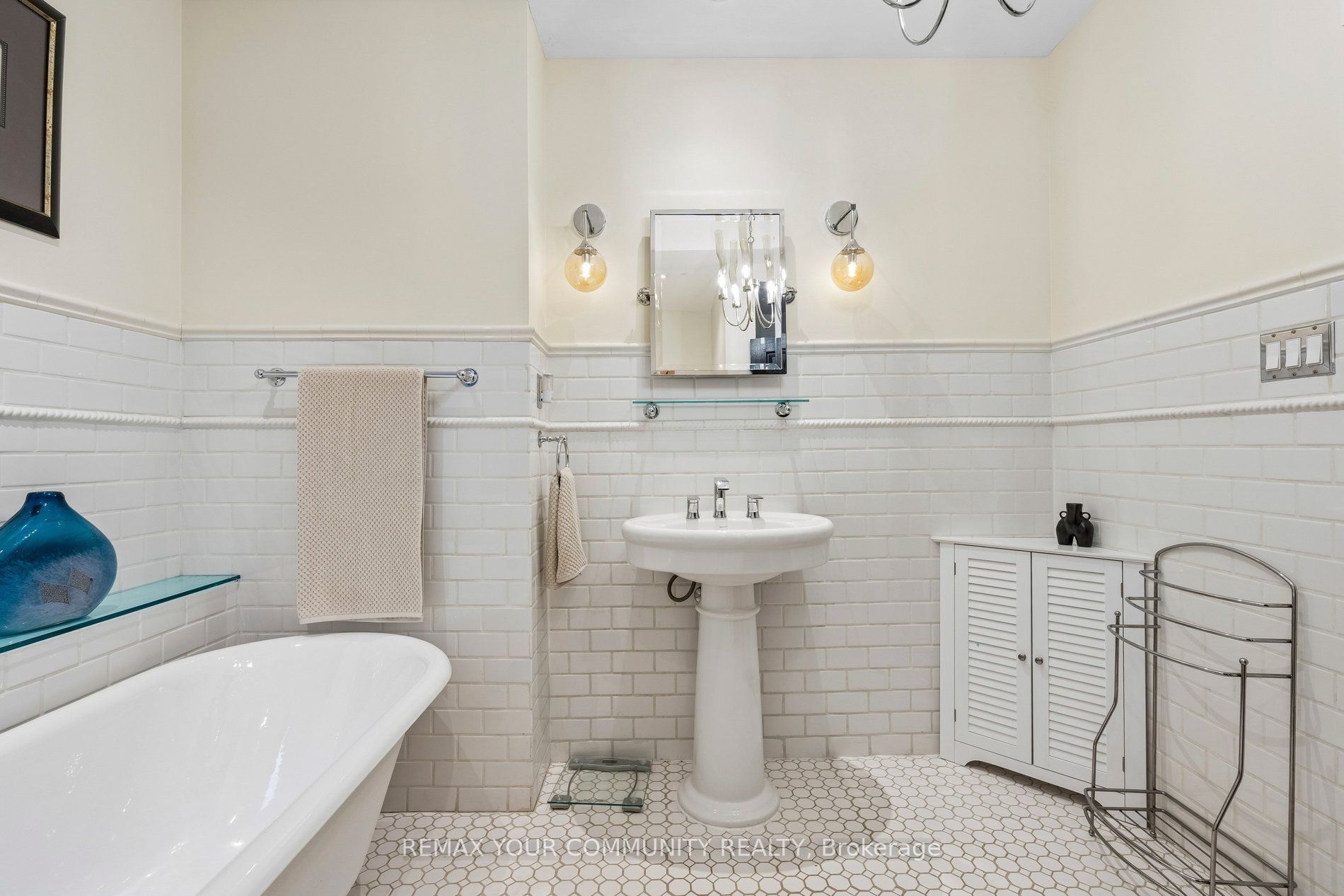 21 Laurier Avenue E Property Photo 27