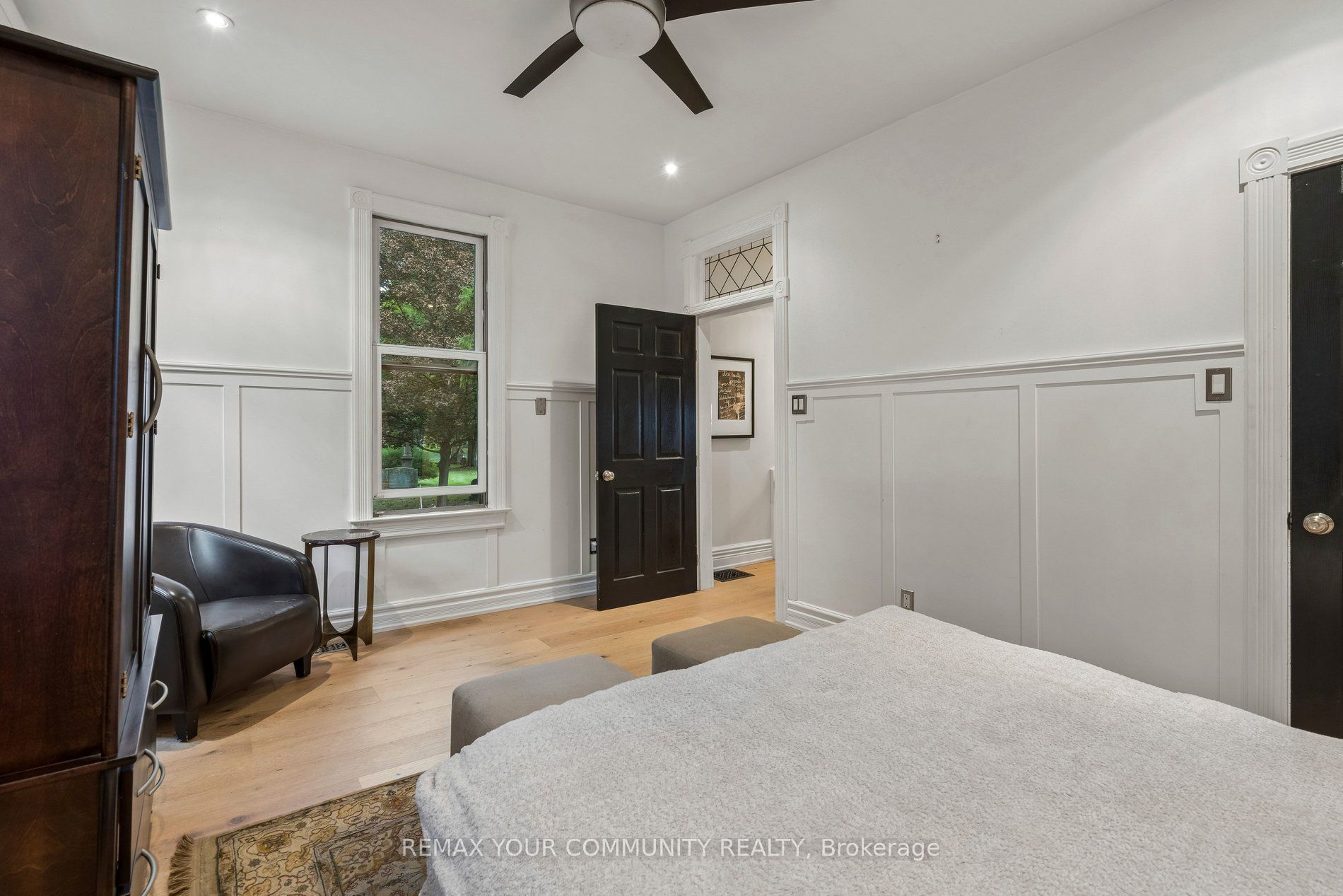 21 Laurier Avenue E Property Photo 30
