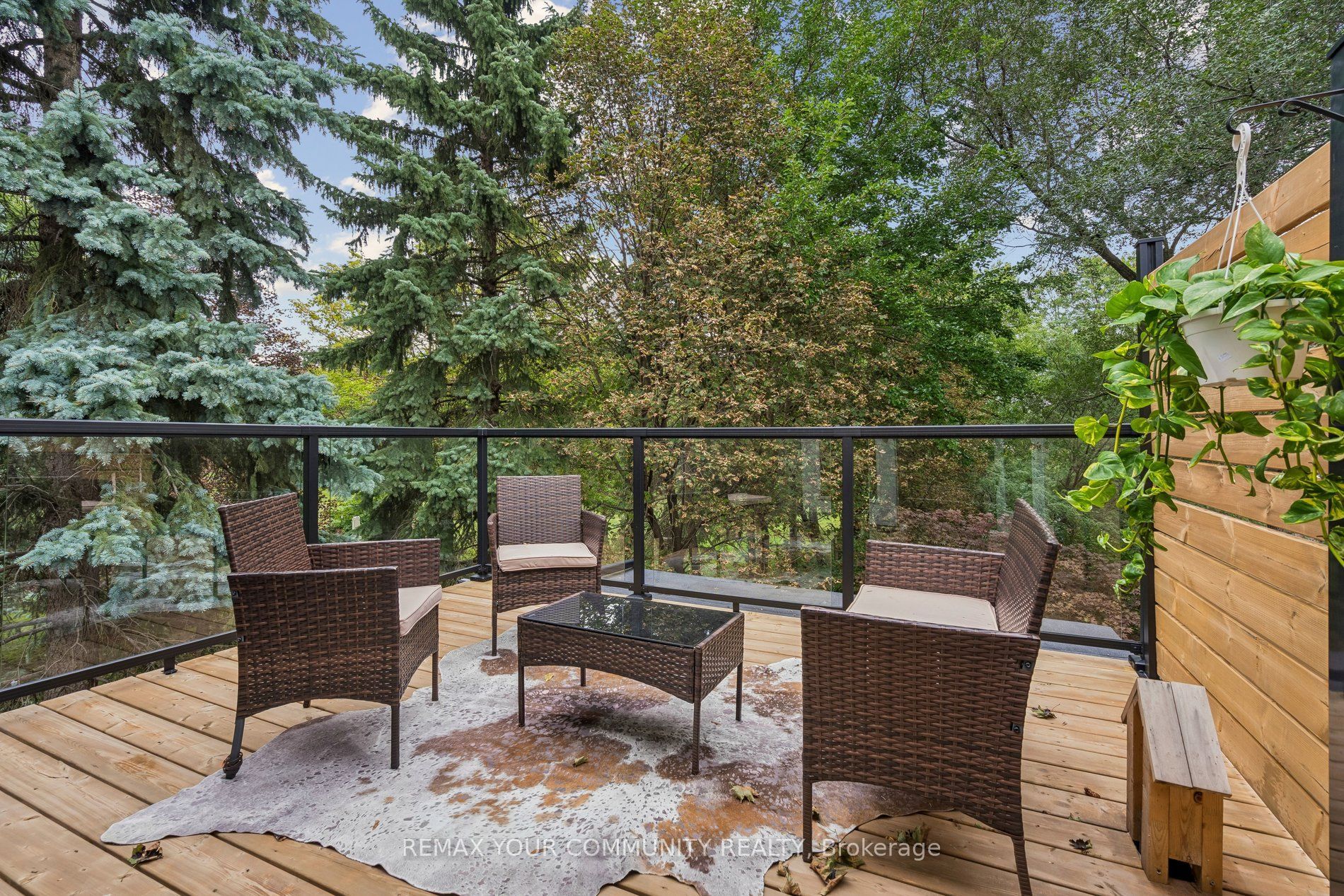 21 Laurier Avenue E Property Photo 43