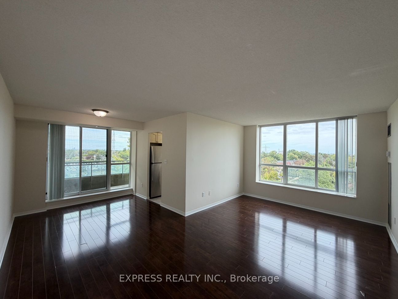 39 Pemberton Avenue 607 Property Photo 3