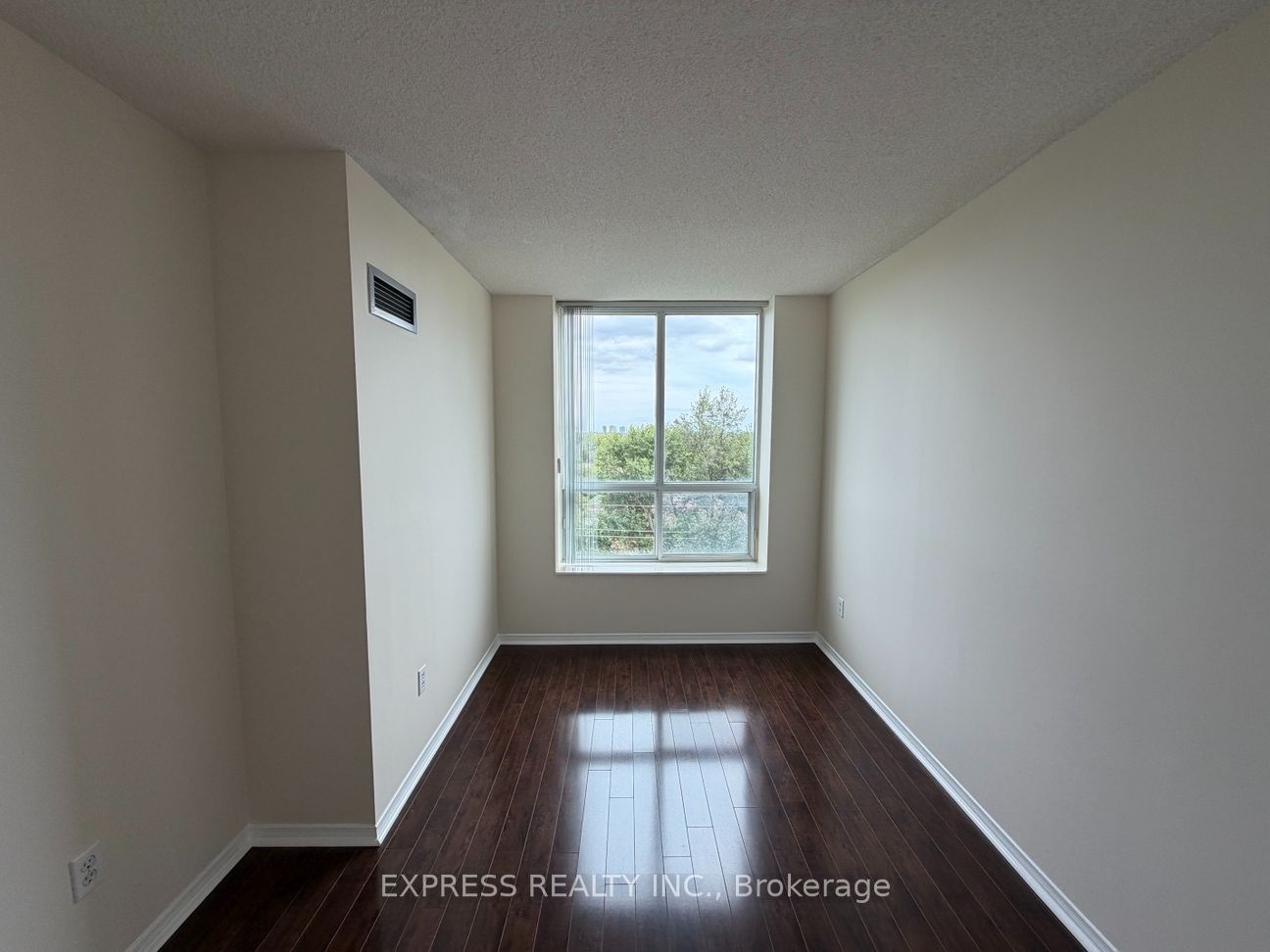 39 Pemberton Avenue 607 Property Photo 11
