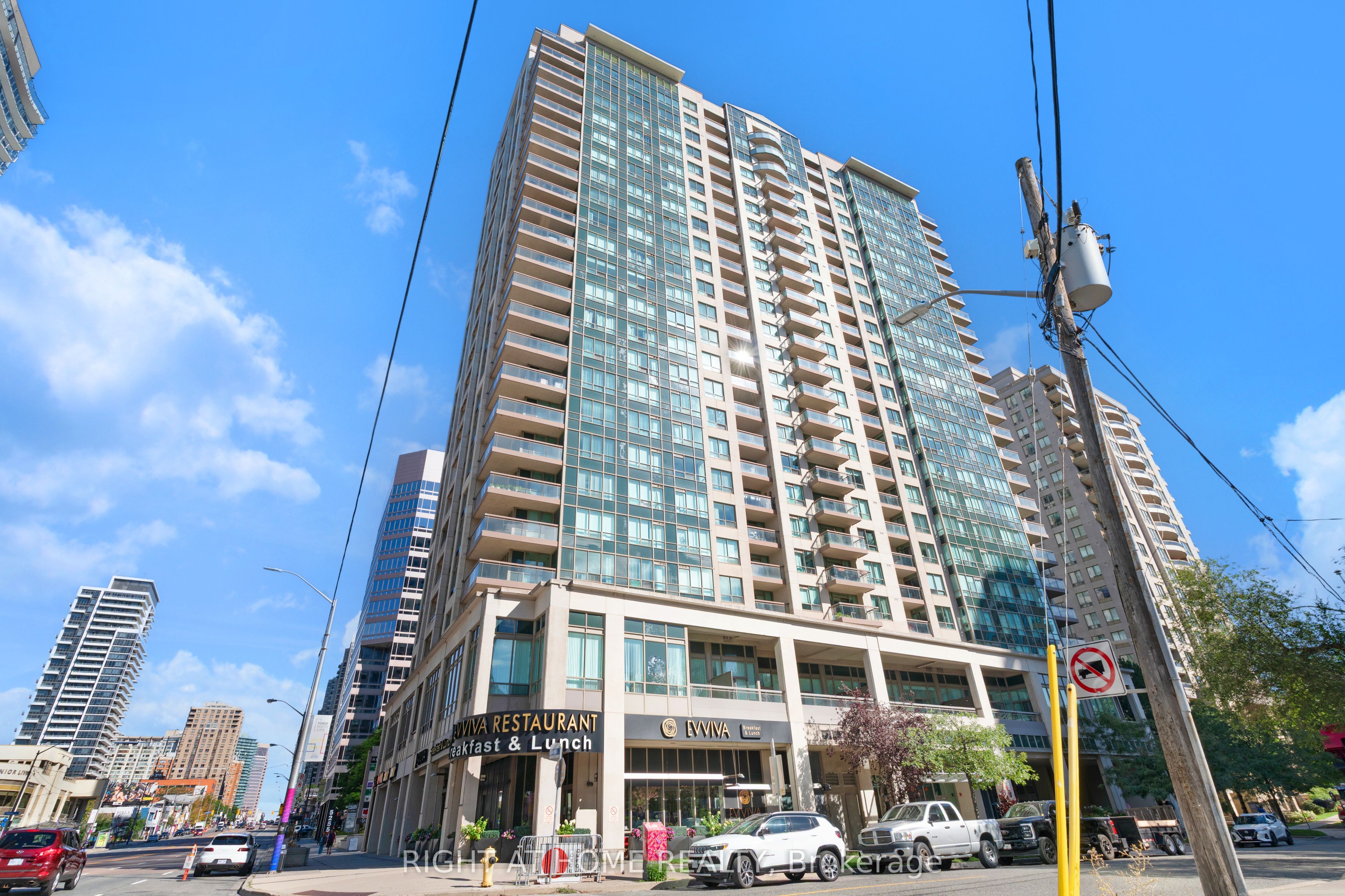 18 Parkview Avenue 1602 Property Photo 1