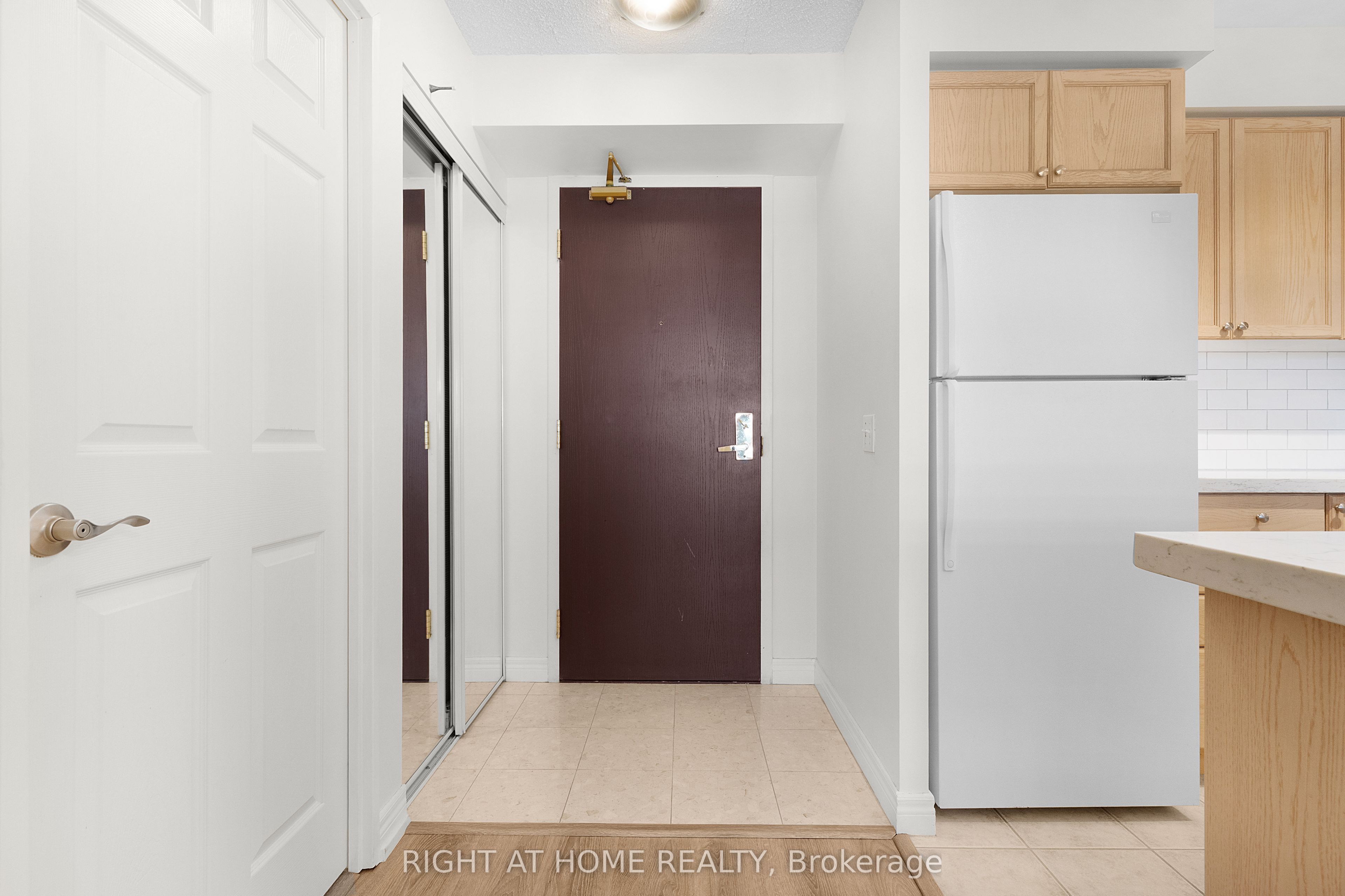 18 Parkview Avenue 1602 Property Photo 18