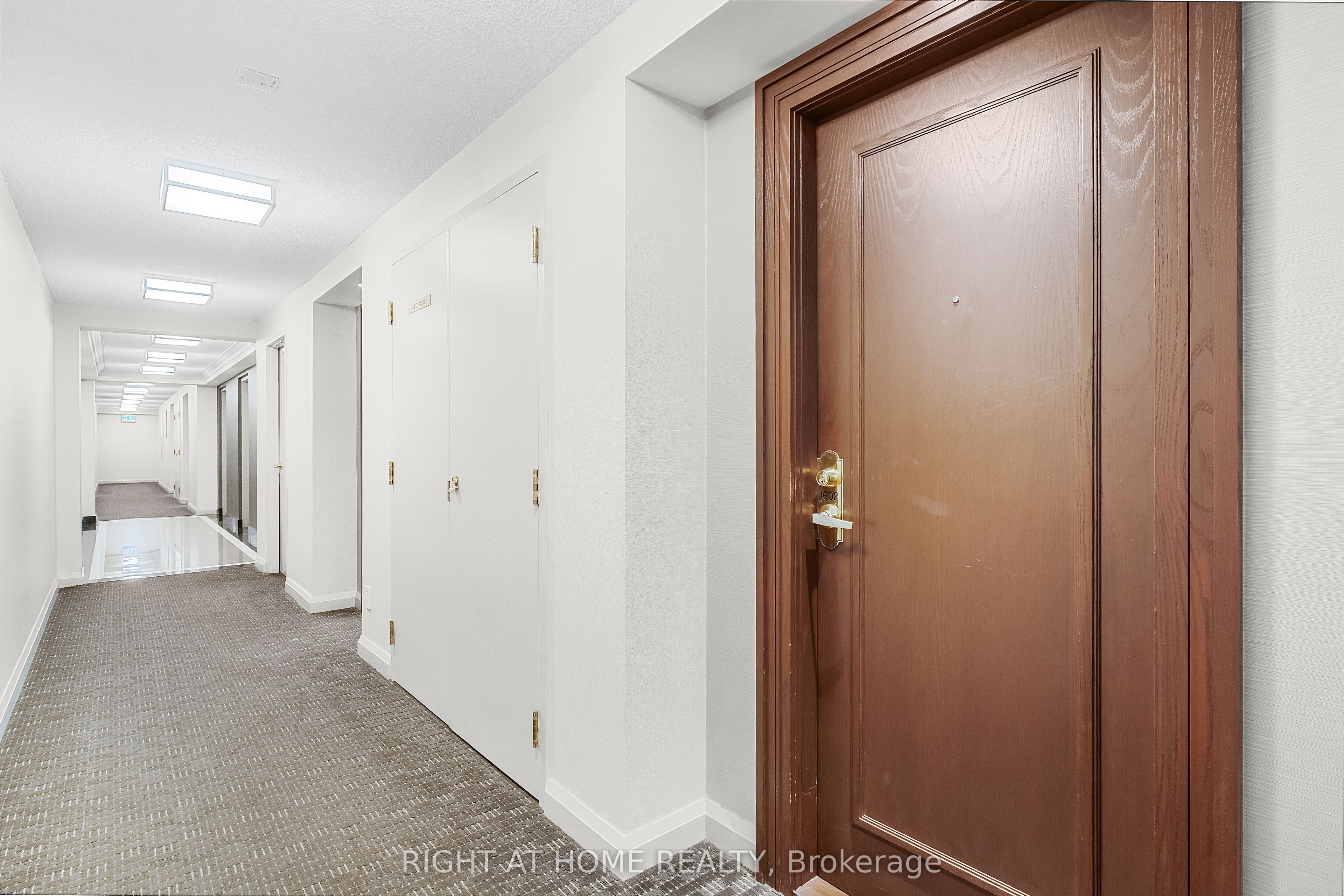 18 Parkview Avenue 1602 Property Photo 19