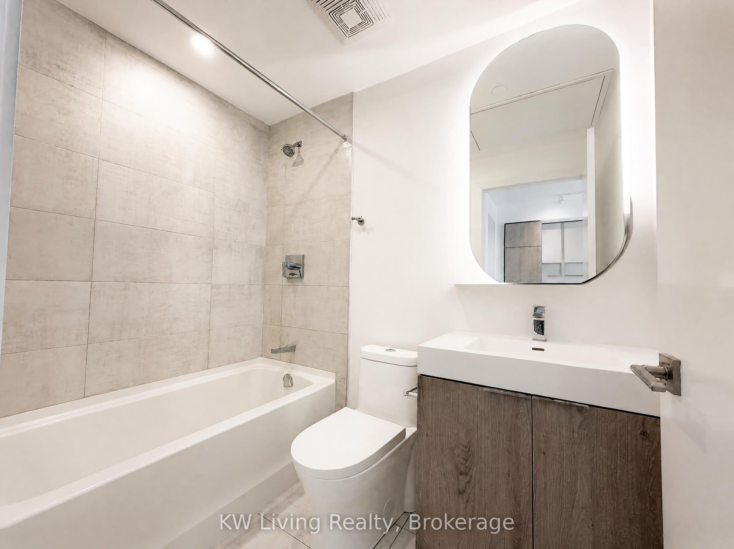 15 Holmes Avenue 706 Property Photo 6