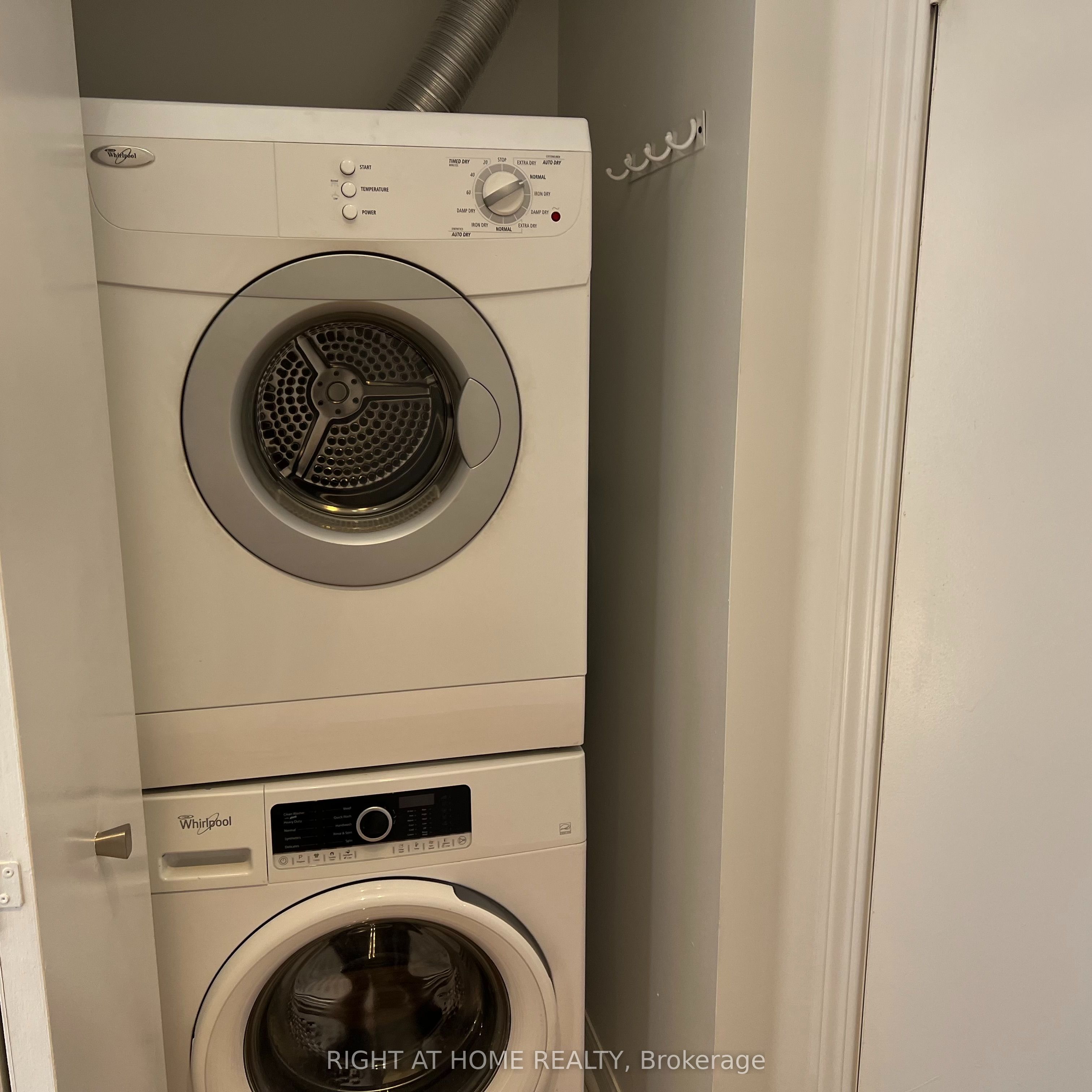 64 Douro Street 255 Property Photo 14