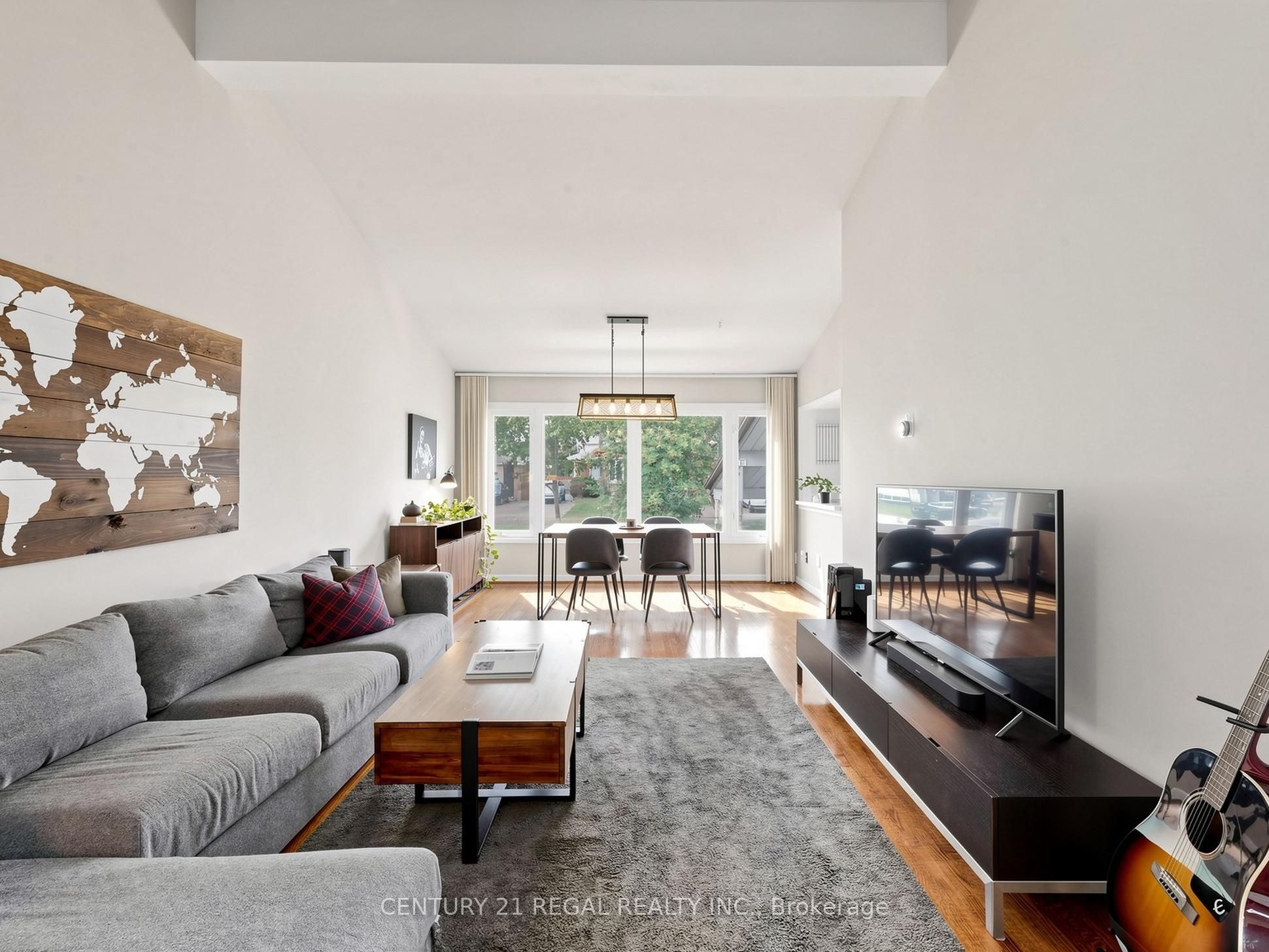 77 Billington Crescent Property Photo 11