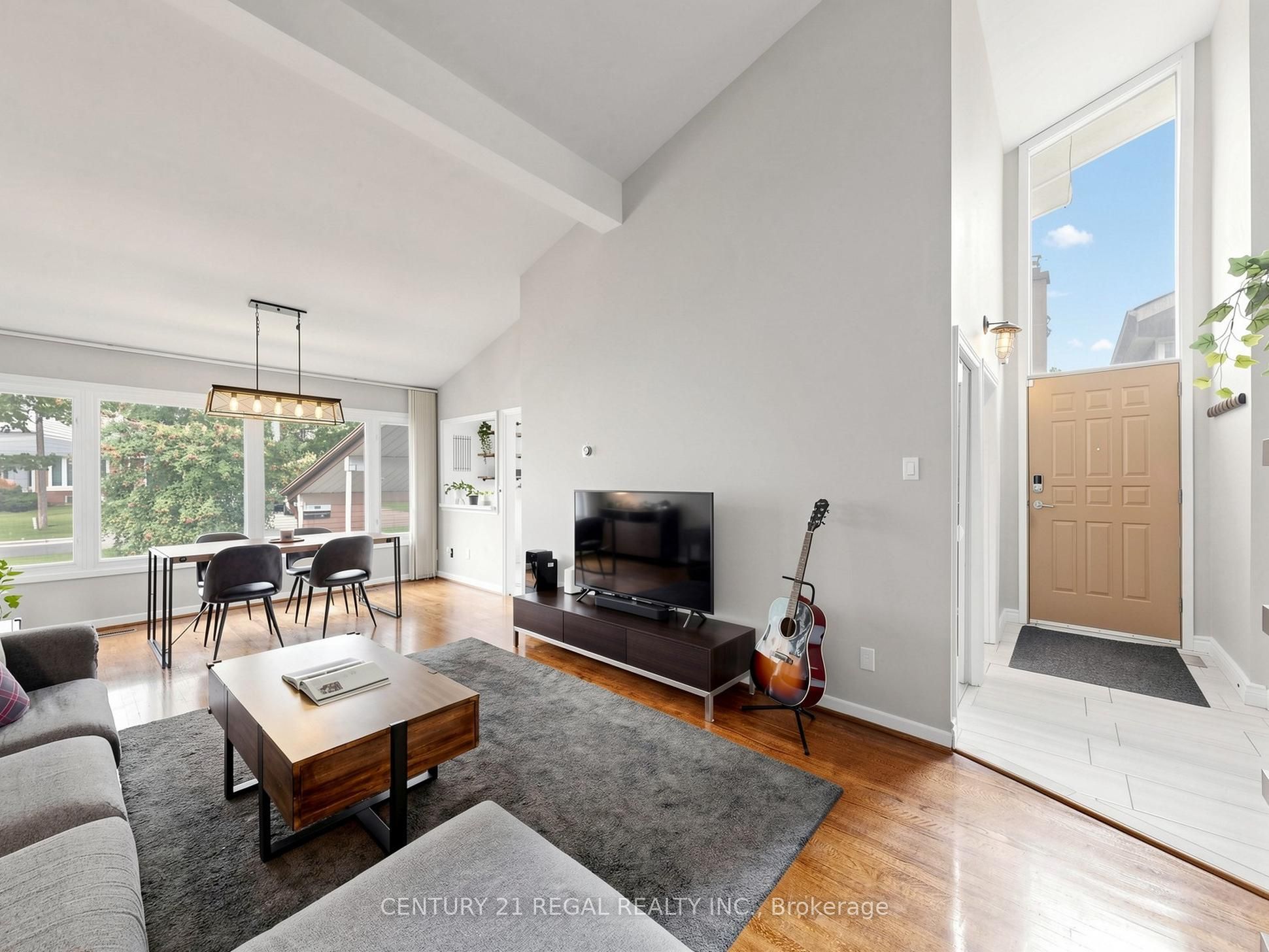 77 Billington Crescent Property Photo 13