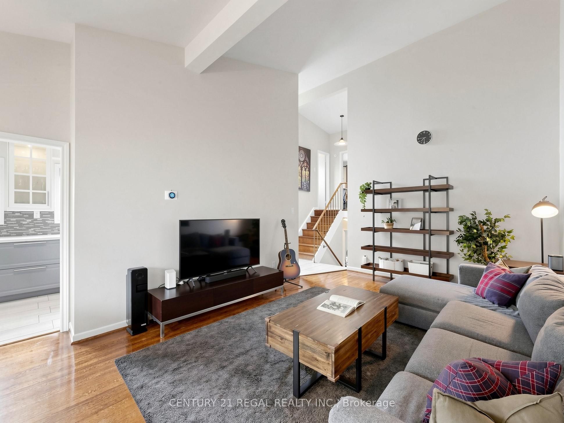 77 Billington Crescent Property Photo 14