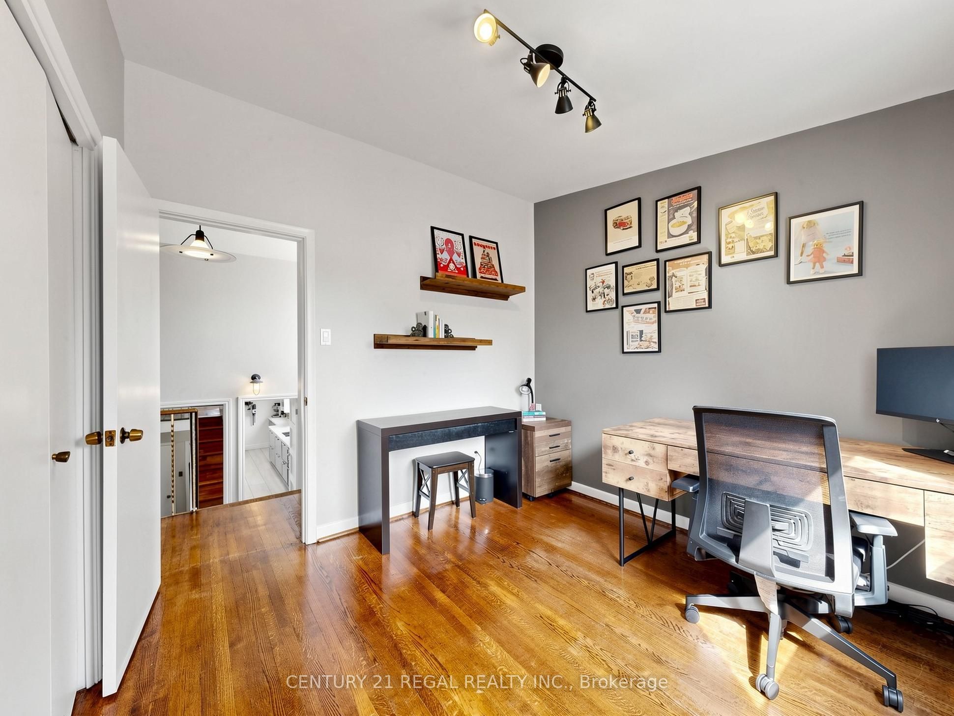 77 Billington Crescent Property Photo 27