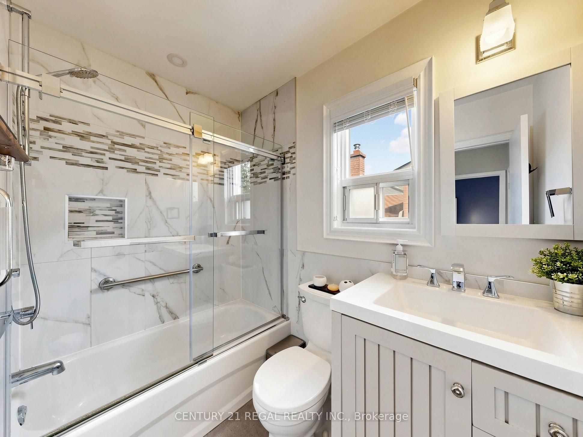 77 Billington Crescent Property Photo 30