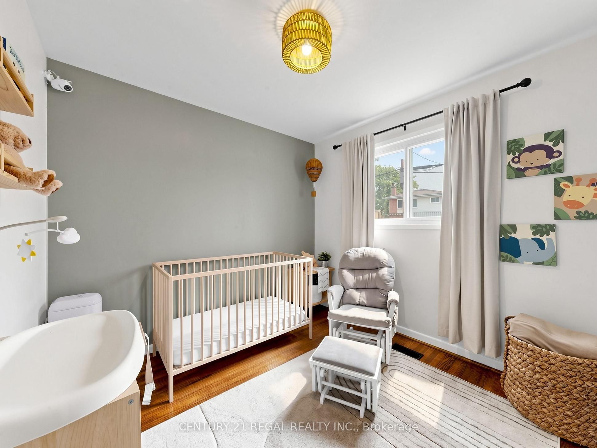 77 Billington Crescent Property Photo 31