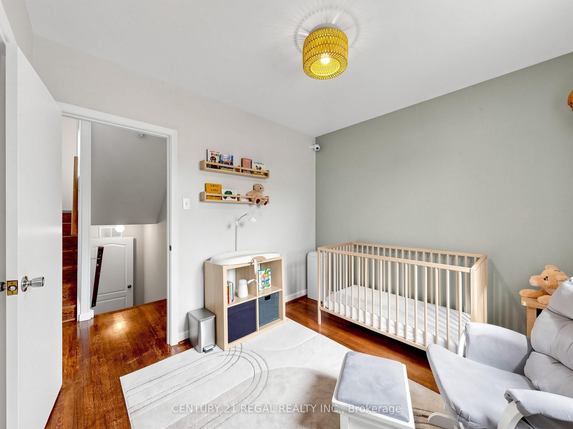 77 Billington Crescent Property Photo 33